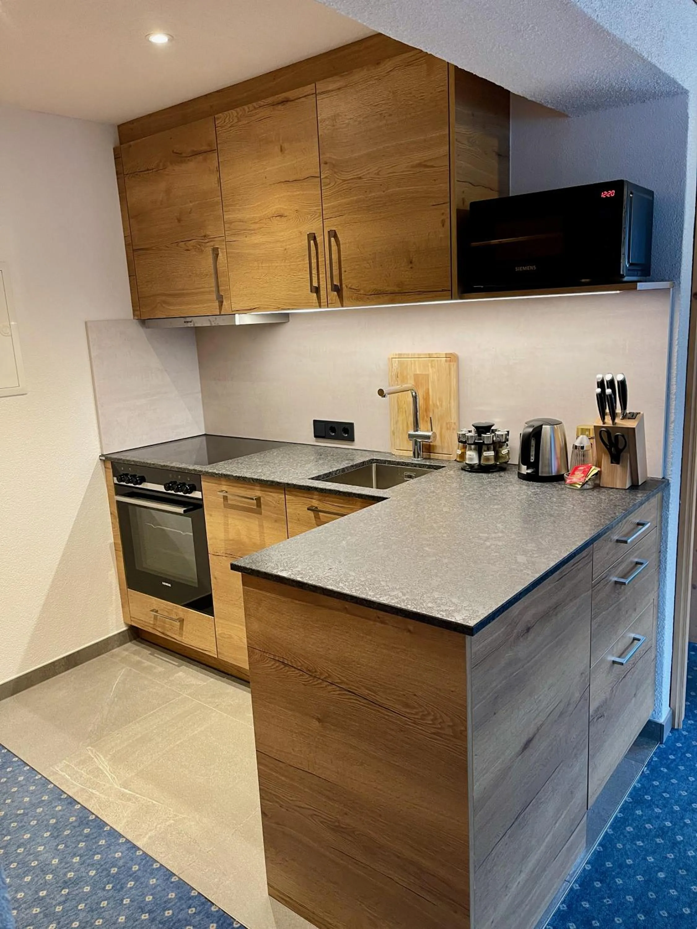 Kitchen or kitchenette in Alkira