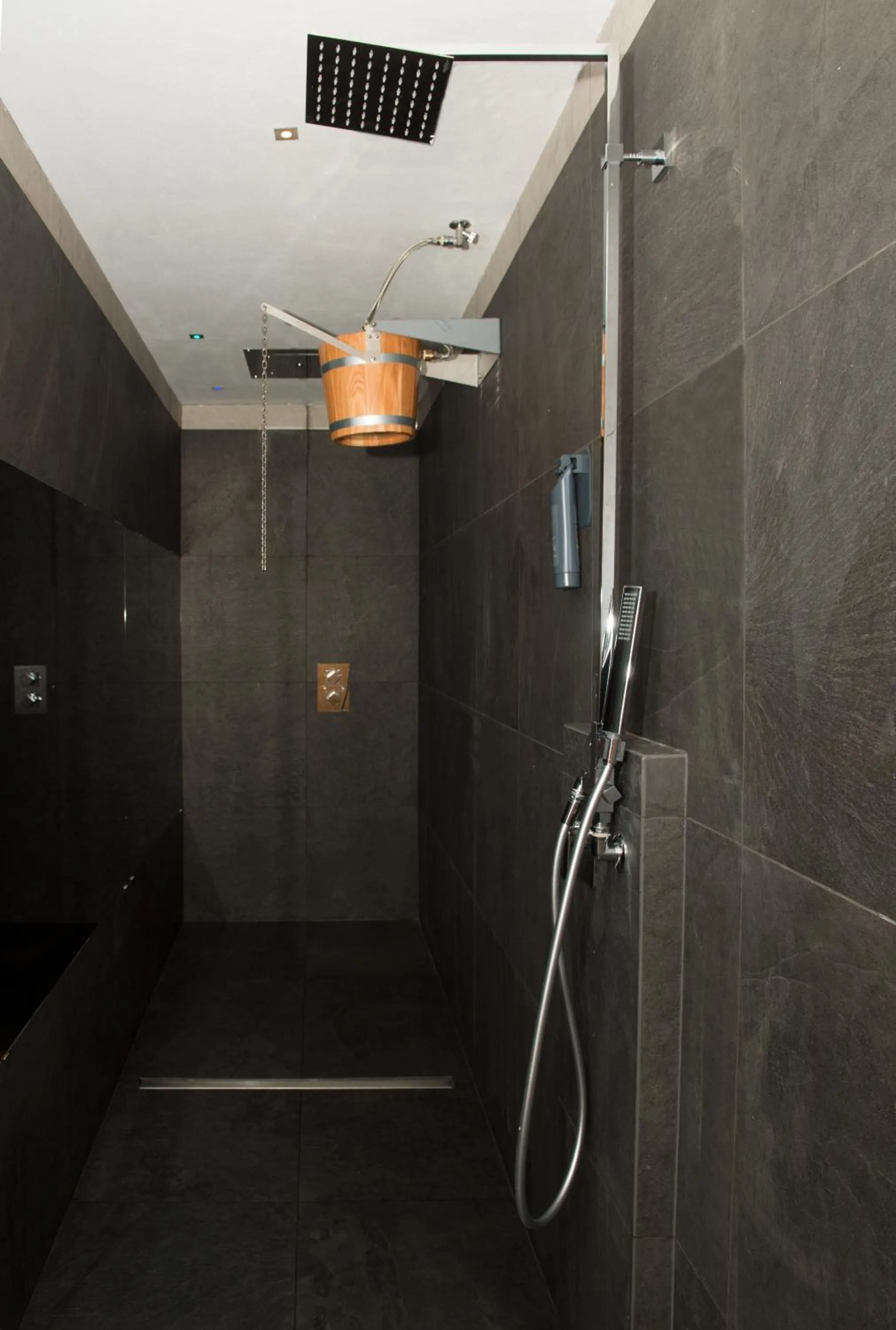 Steam room in Hotel Rossini 4S