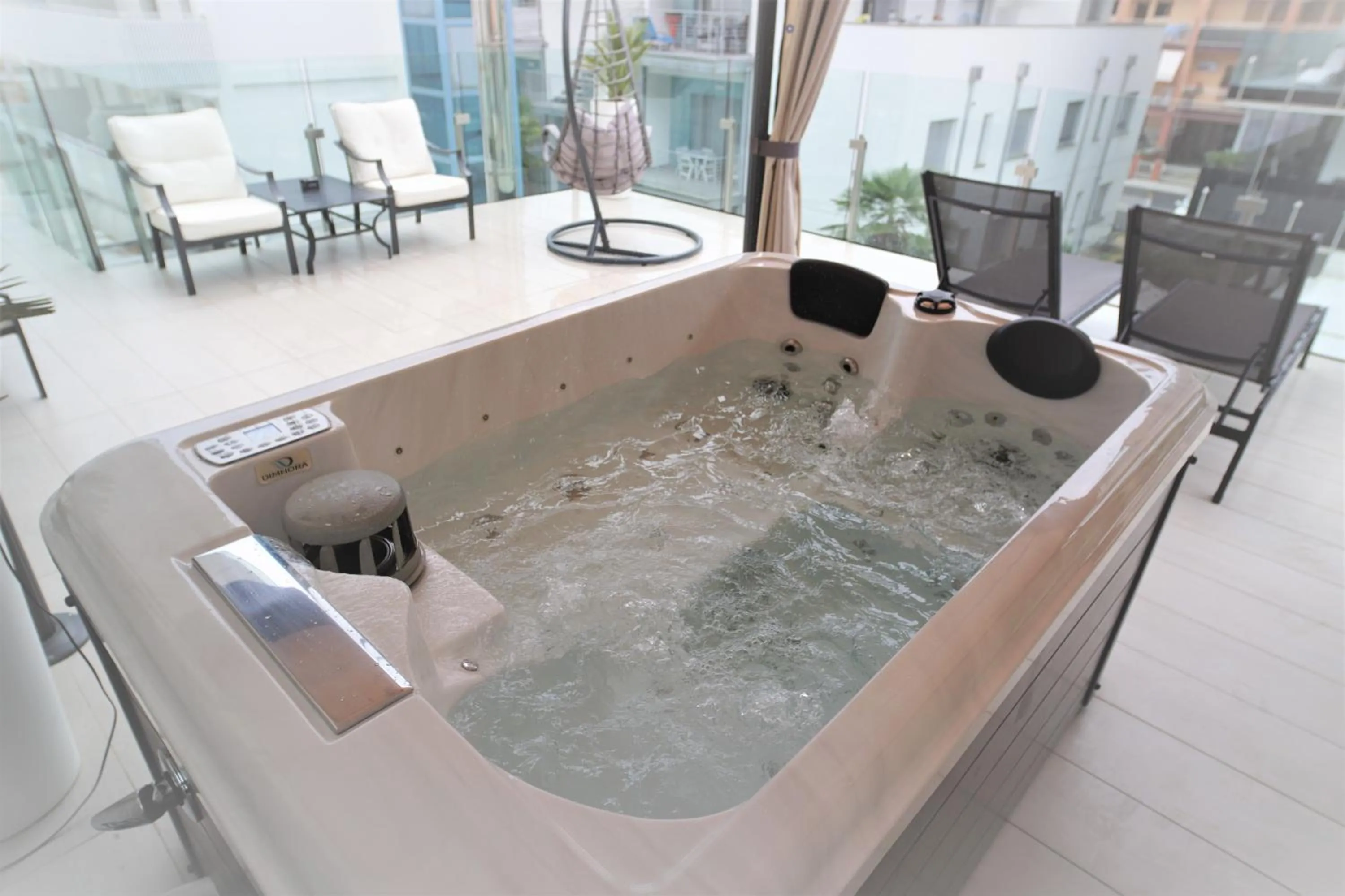 Hot Tub in Hotel Rossini 4S