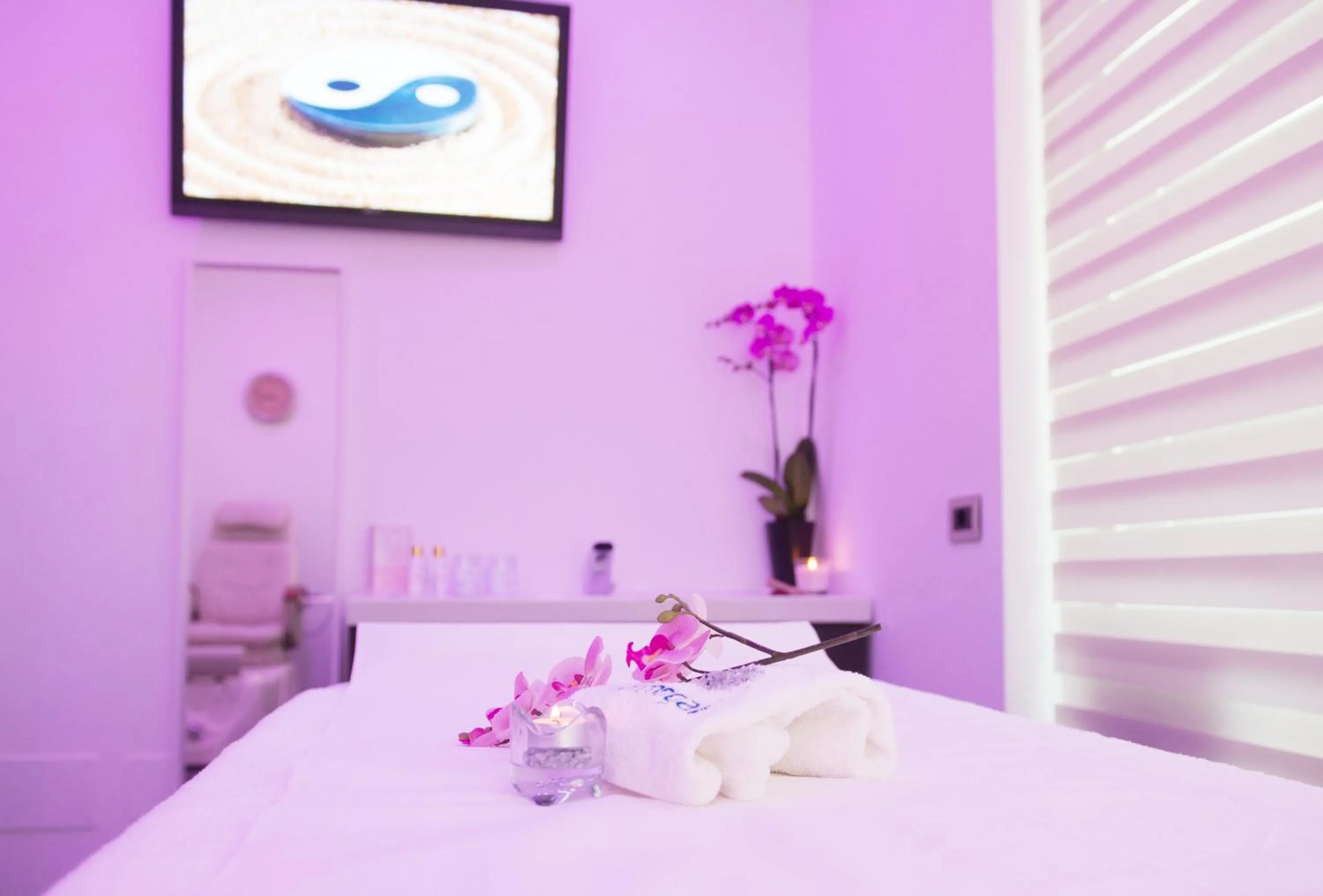 Massage, Bed in Hotel Rossini 4S