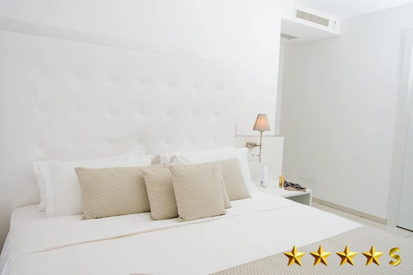 Bedroom, Bed in Hotel Rossini 4S