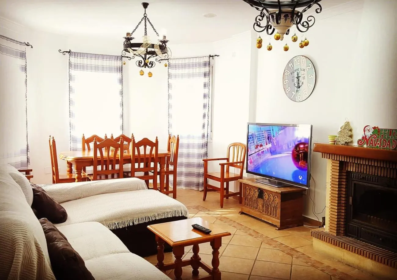 Communal lounge/ TV room in Los Naranjos