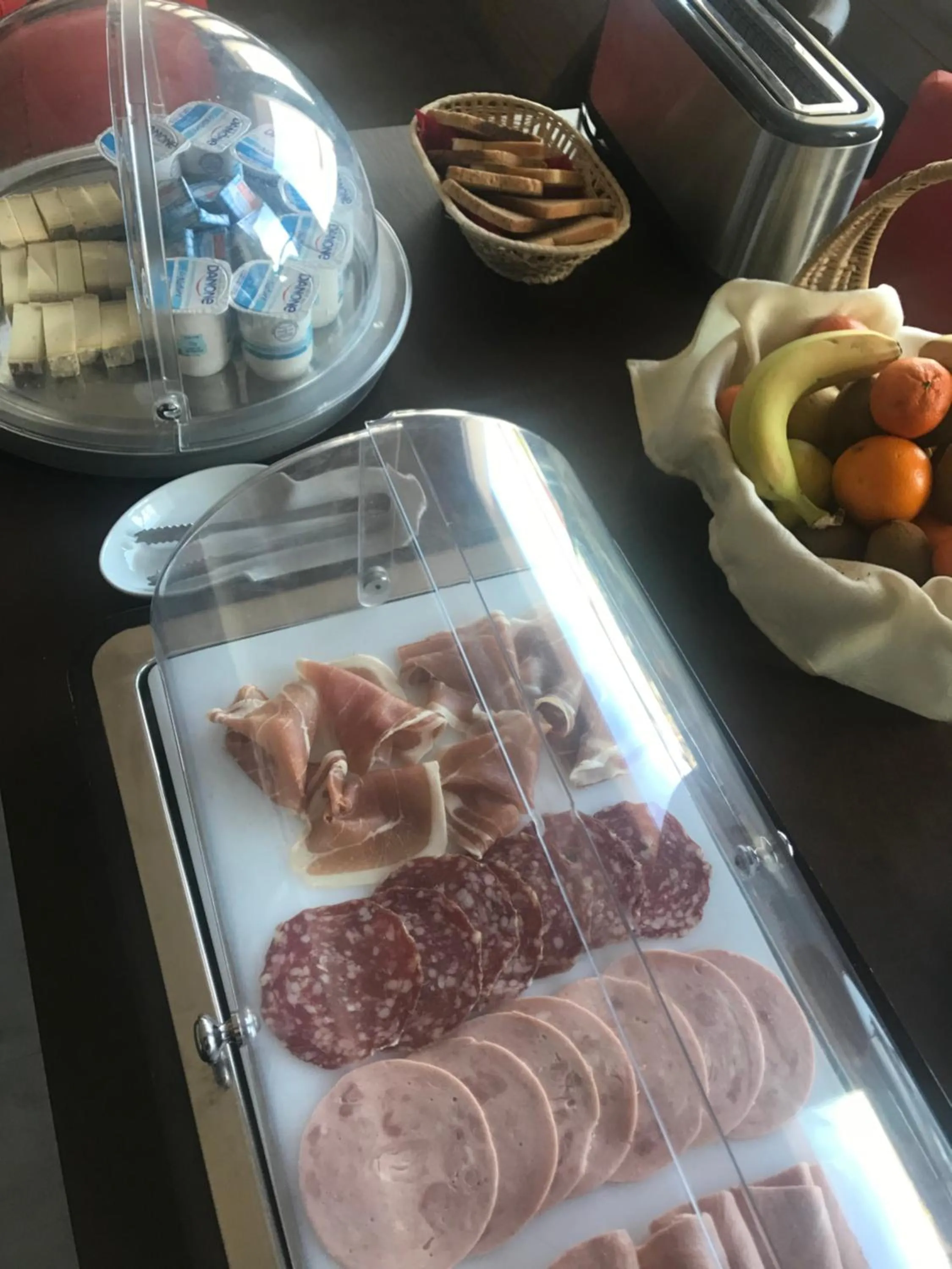 Buffet breakfast in Hôtel Restaurant le Panorama