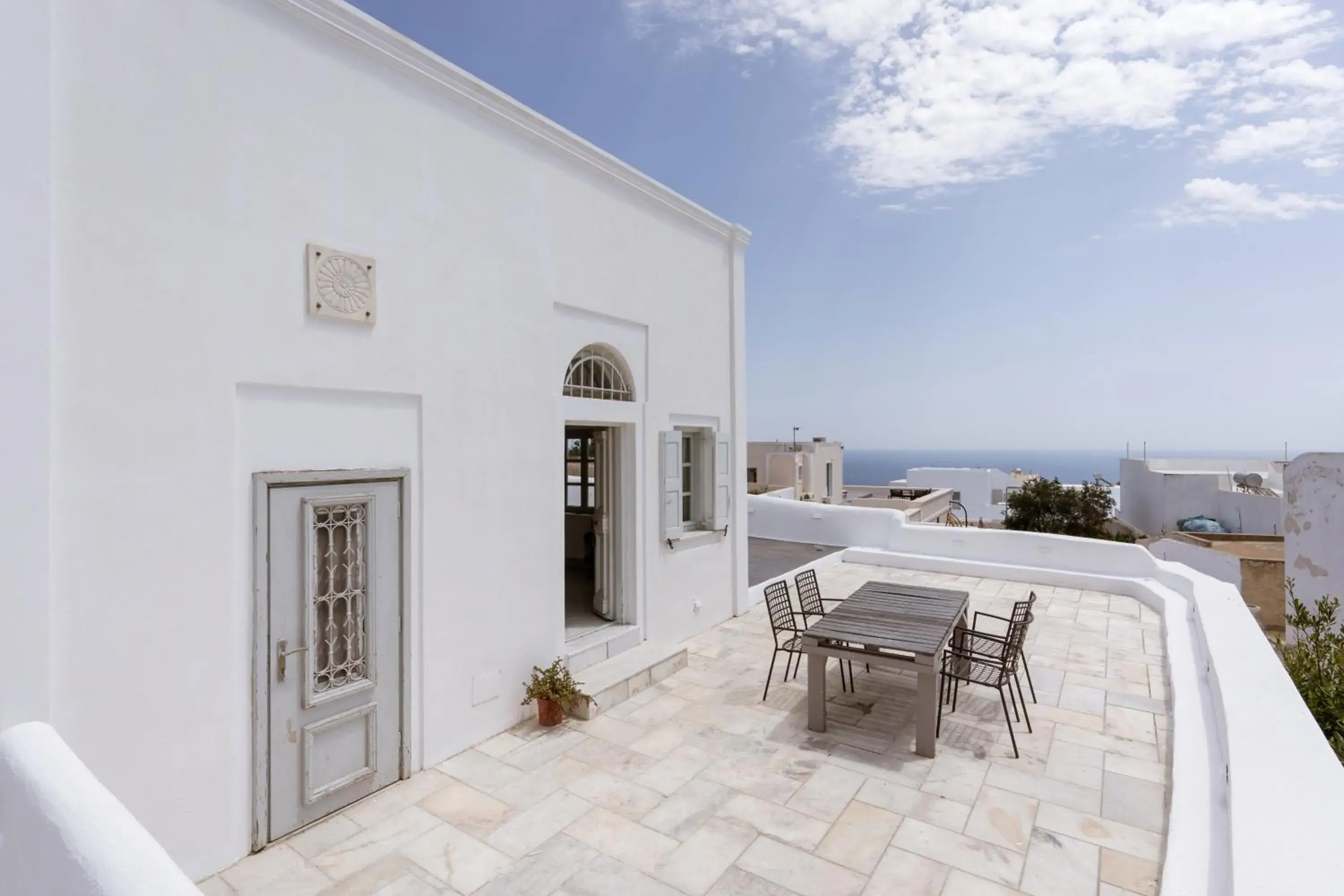 Suite with Hot Tub in On An Island suites & apartments - Fira Suite with Hot Tub in On An Island suites & apartments - Fira