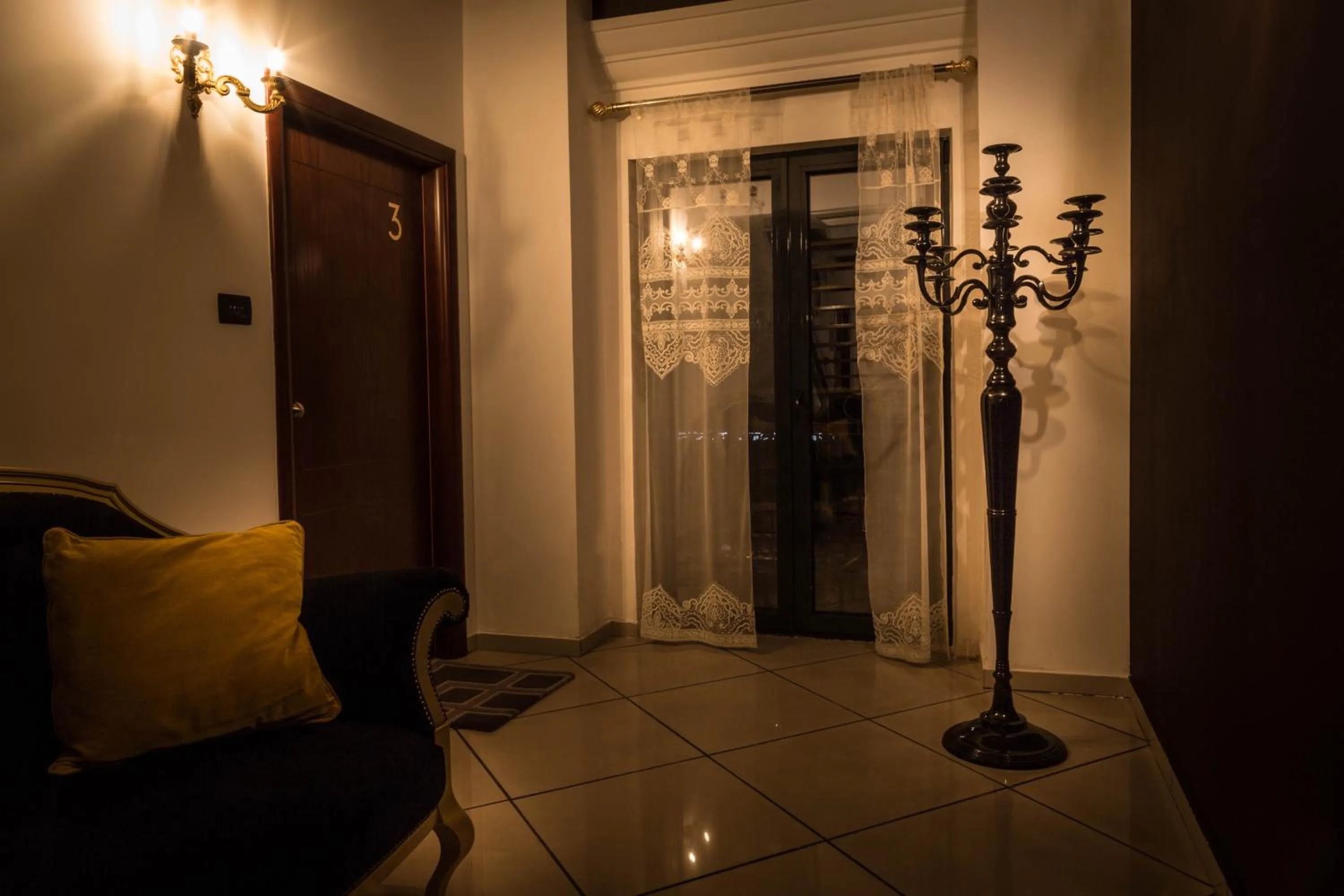 Decorative detail in GARNI HOTEL ATRIUM