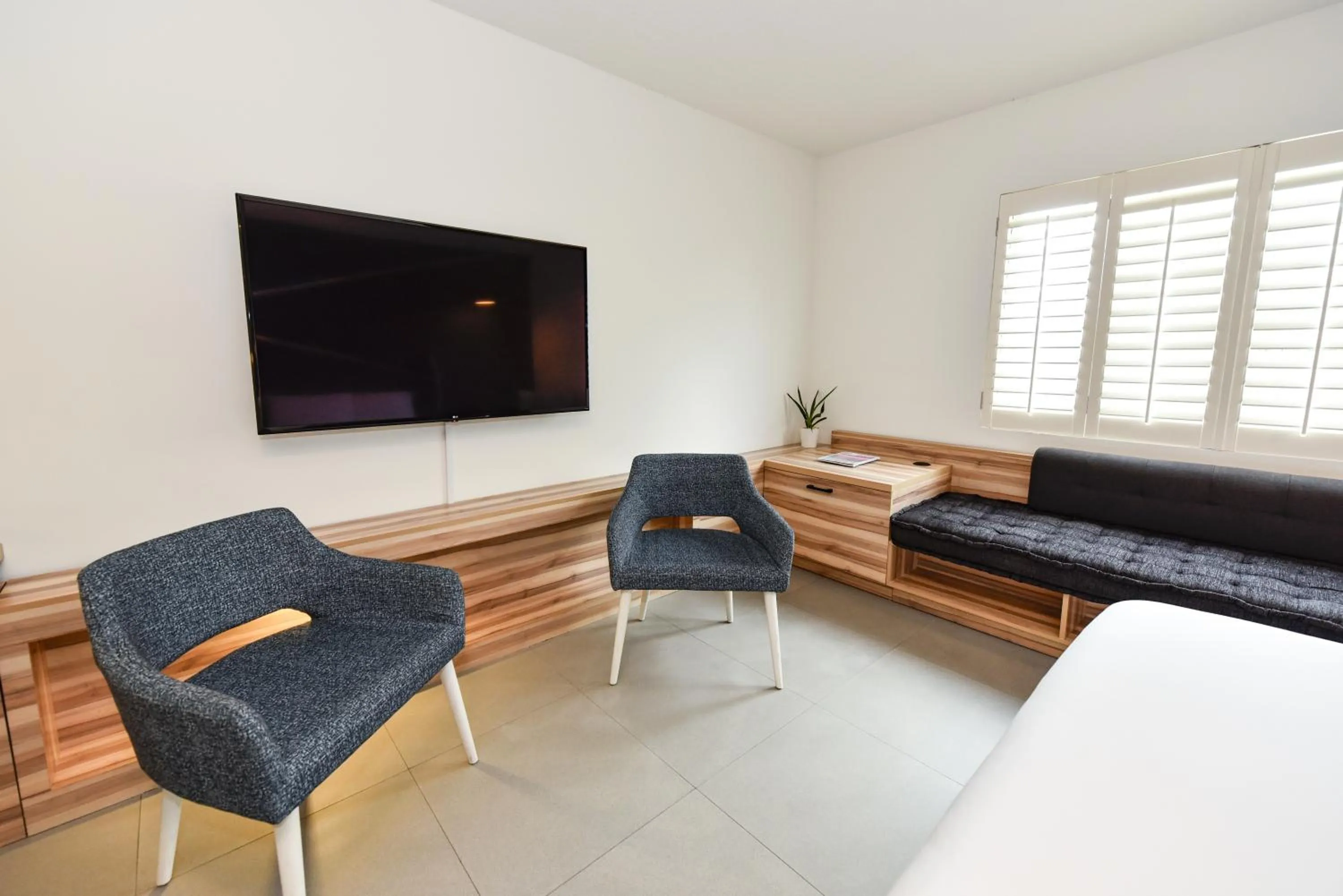 TV and multimedia in The Locale Hotel Grand Cayman