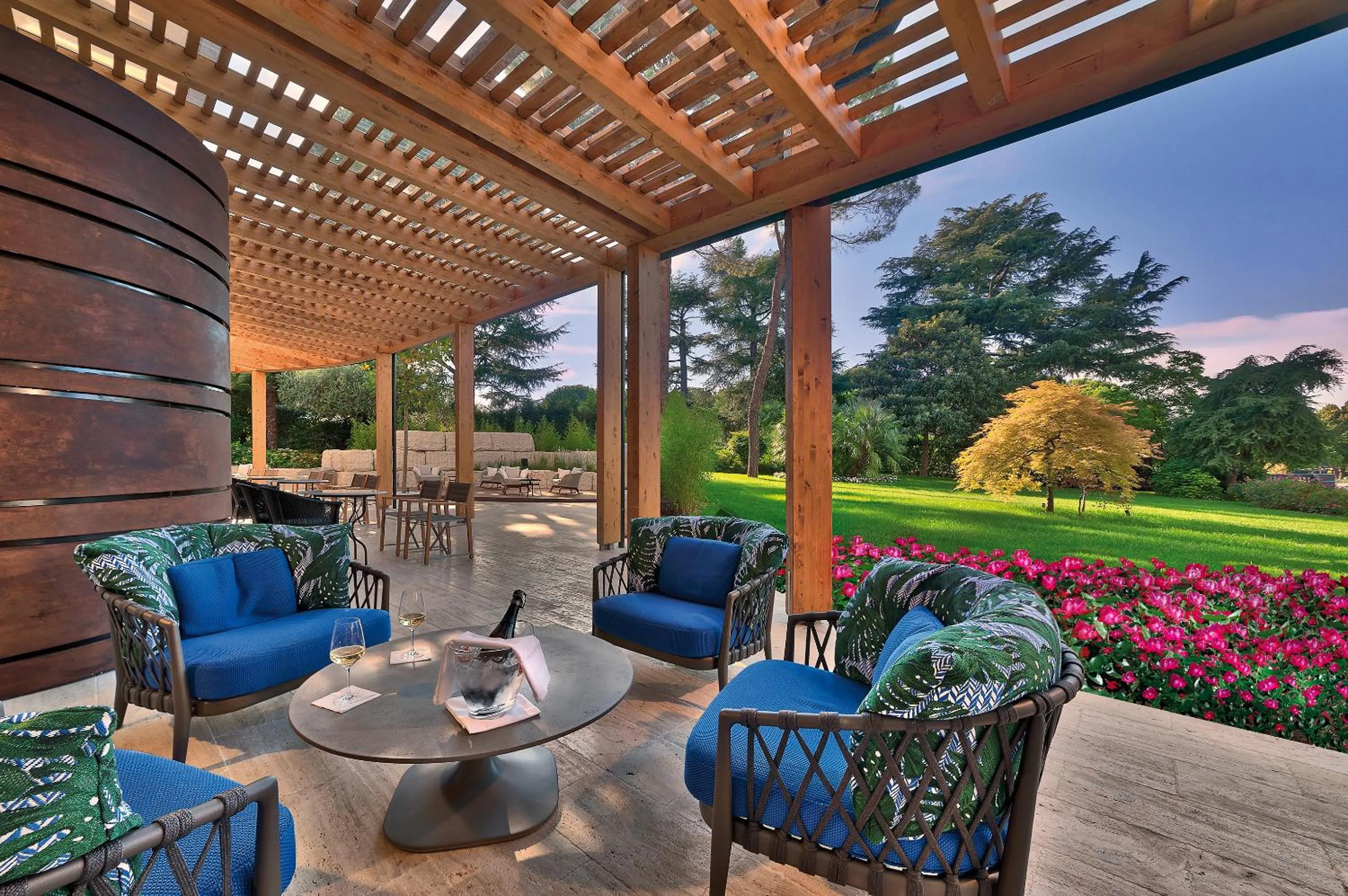 Patio in Esplanade Tergesteo - Luxury Retreat