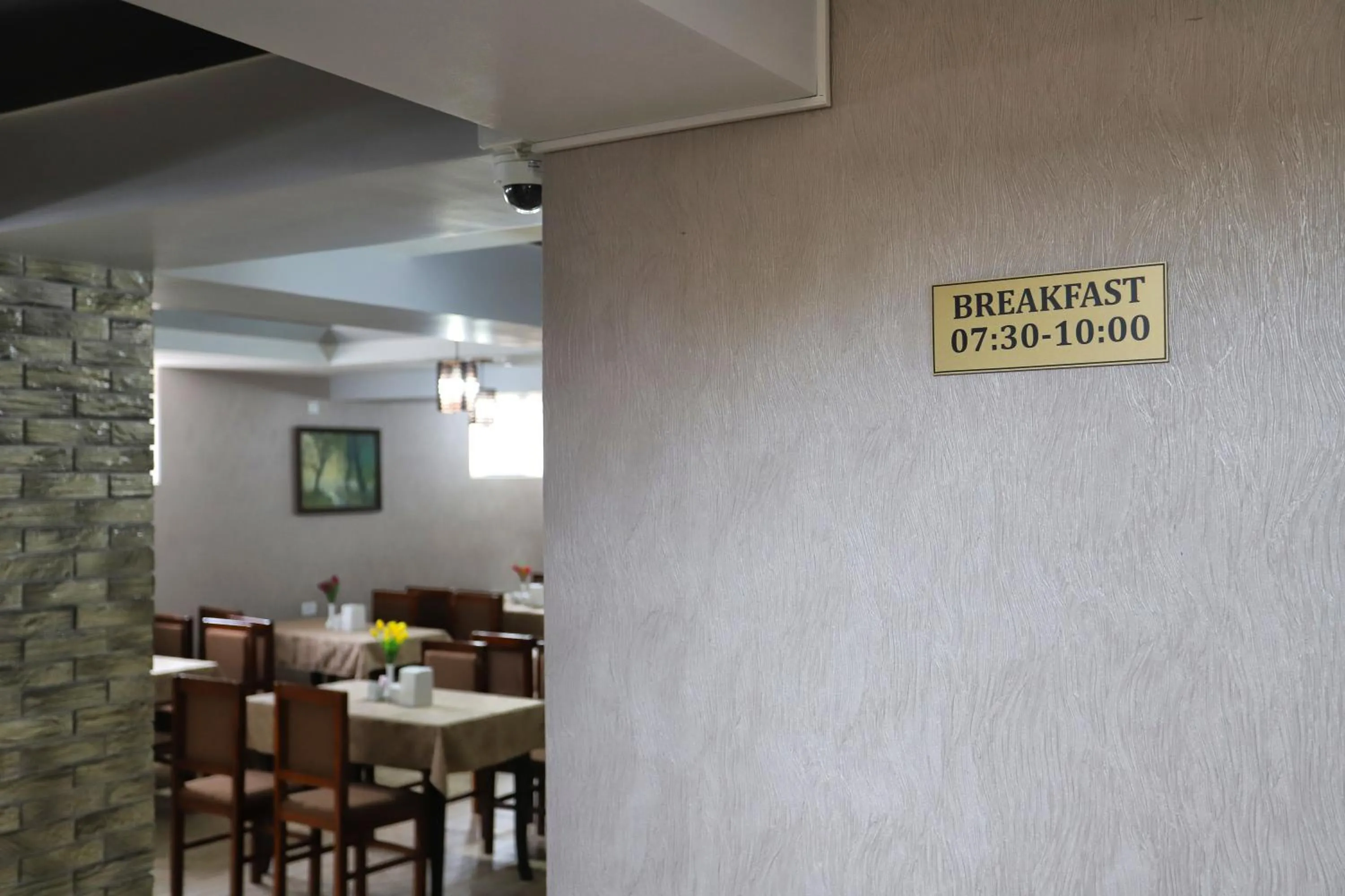 Restaurant/places to eat in TOURIST INN hotel