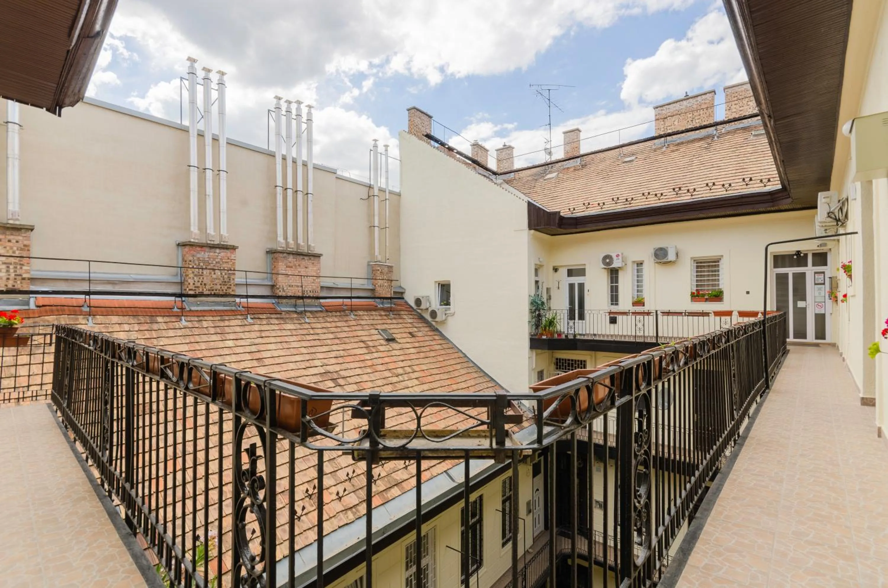 Eitans Guesthouse