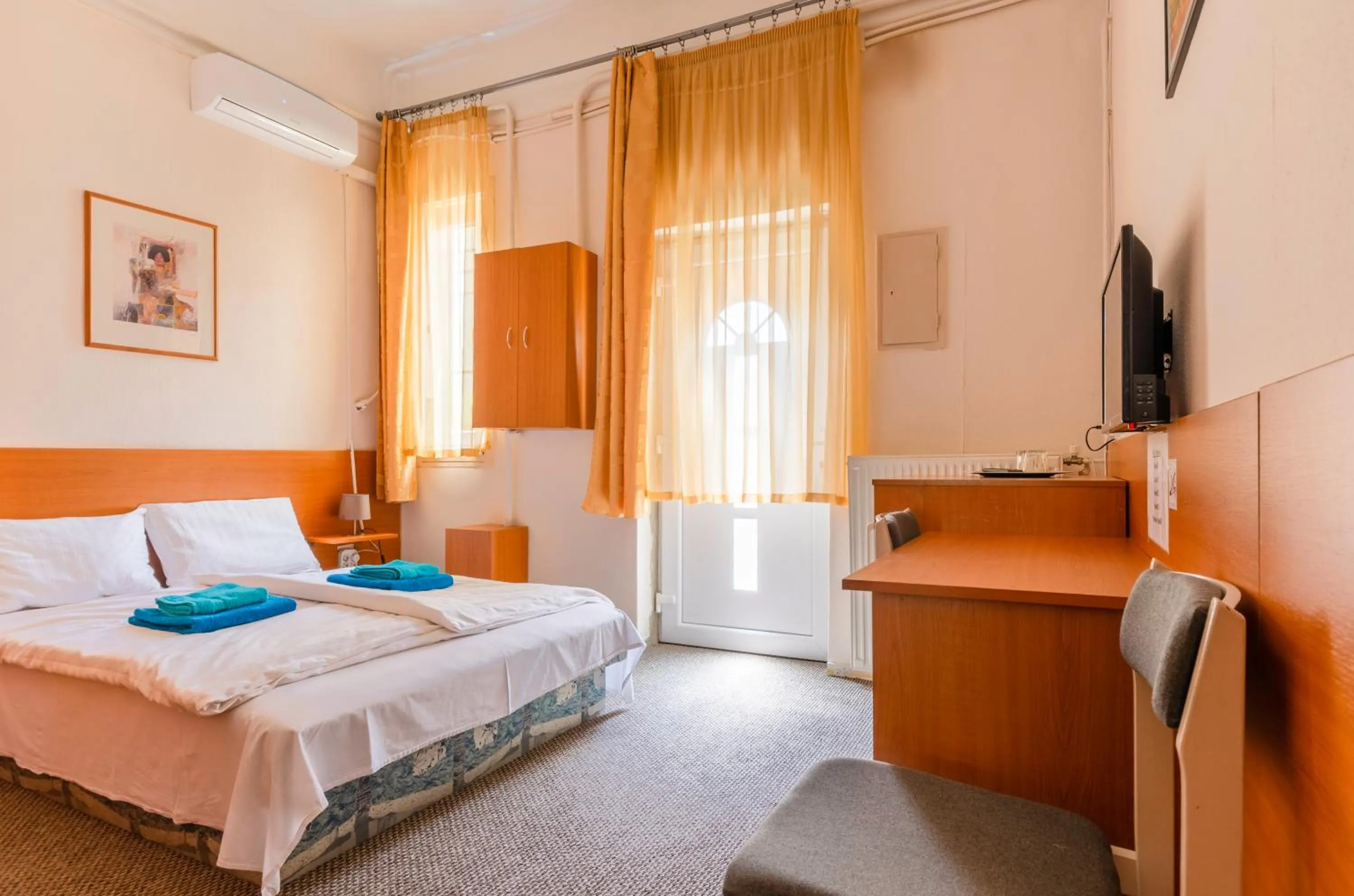 Bed in Eitans Guesthouse