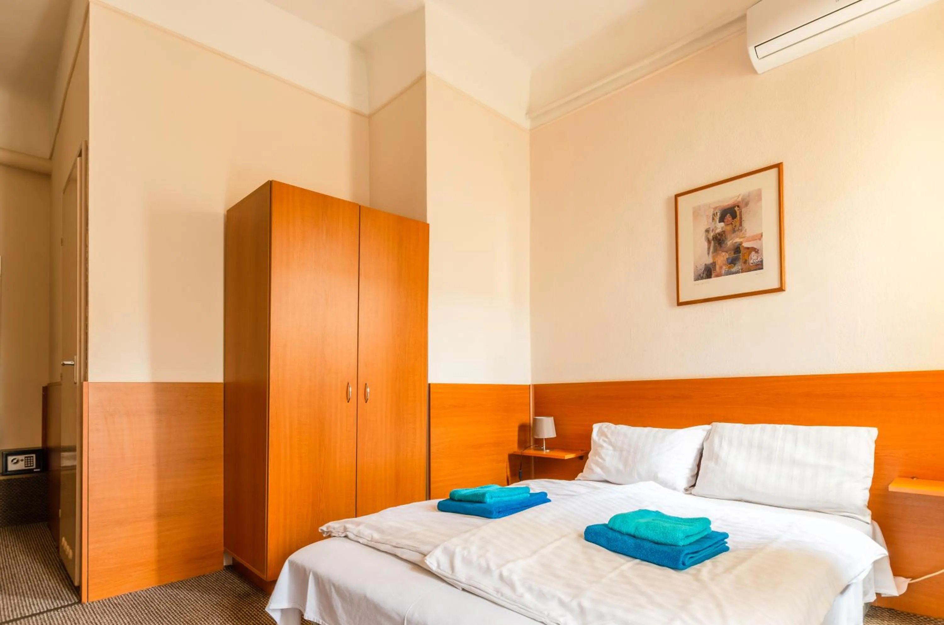 Bed in Eitans Guesthouse