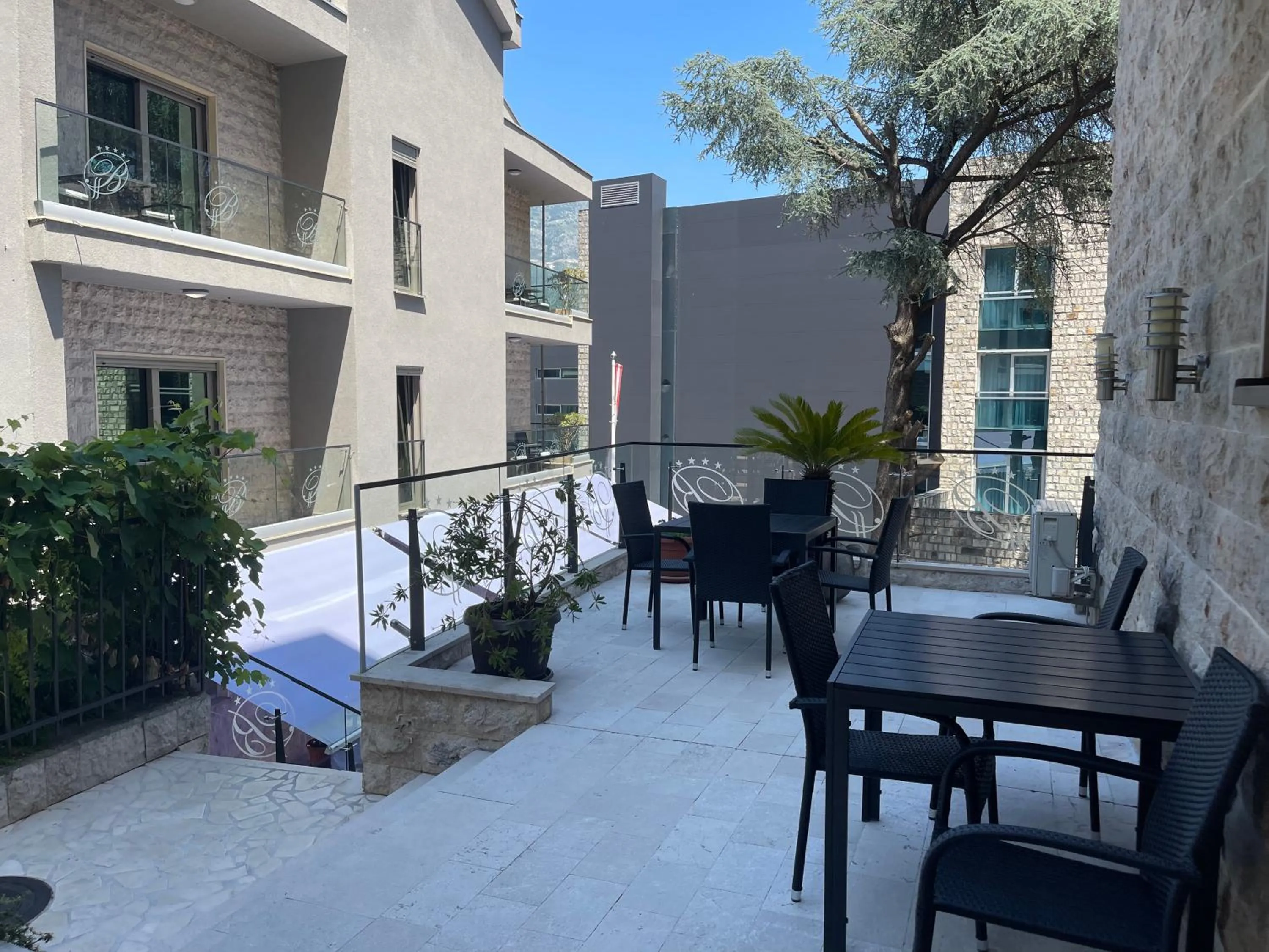 Balcony/Terrace in Hotel Butua Residence