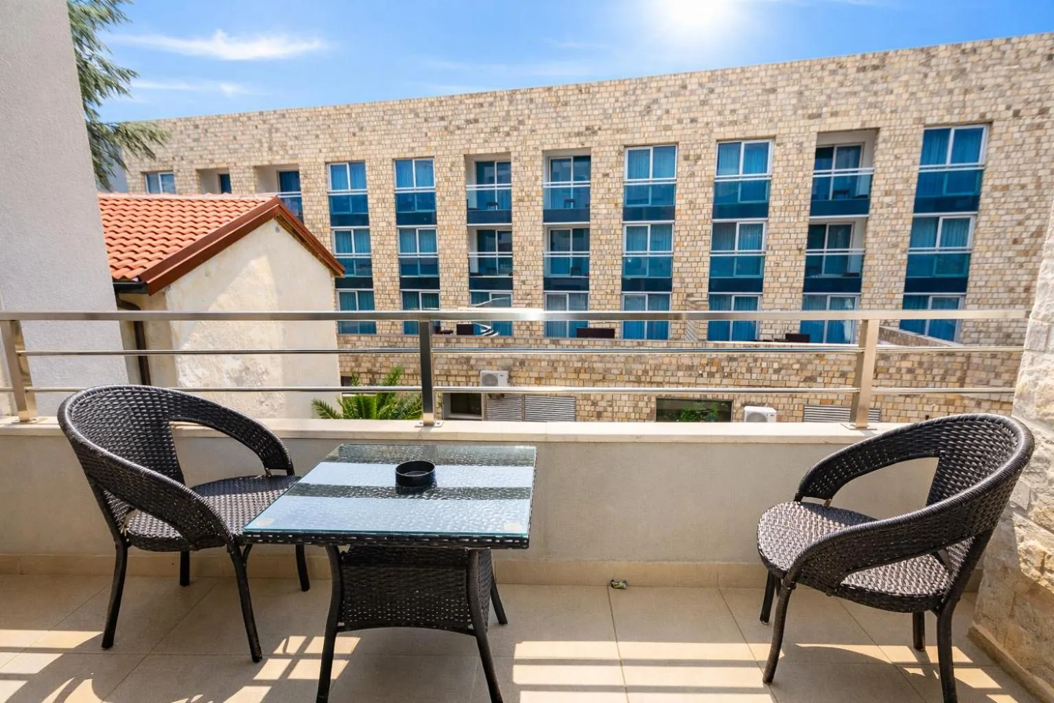 Patio in Hotel Butua Residence