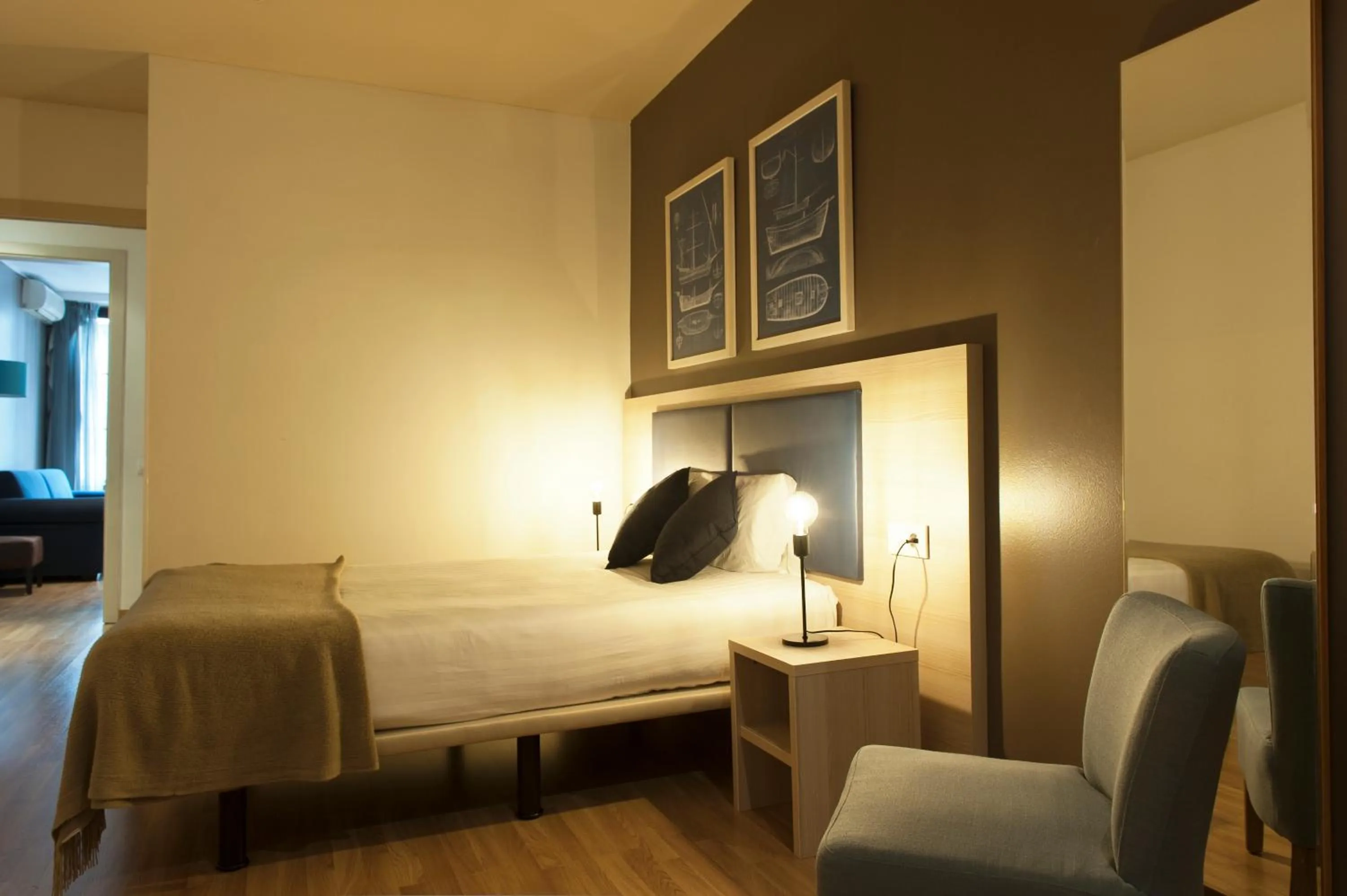 Bedroom, Bed in MH Apartments Ramblas