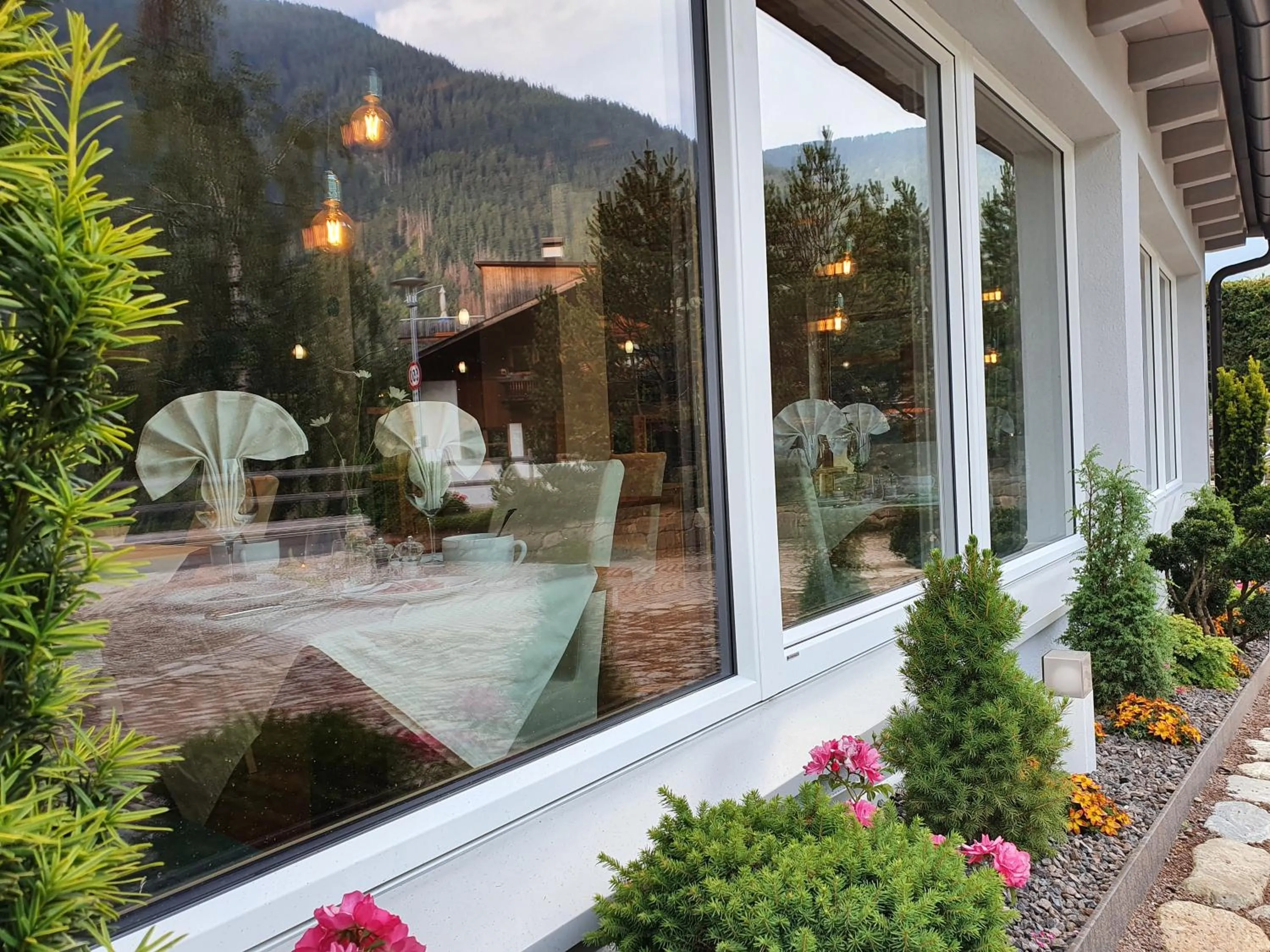 Restaurant/places to eat in Natur Pur Hotel Unterpichl