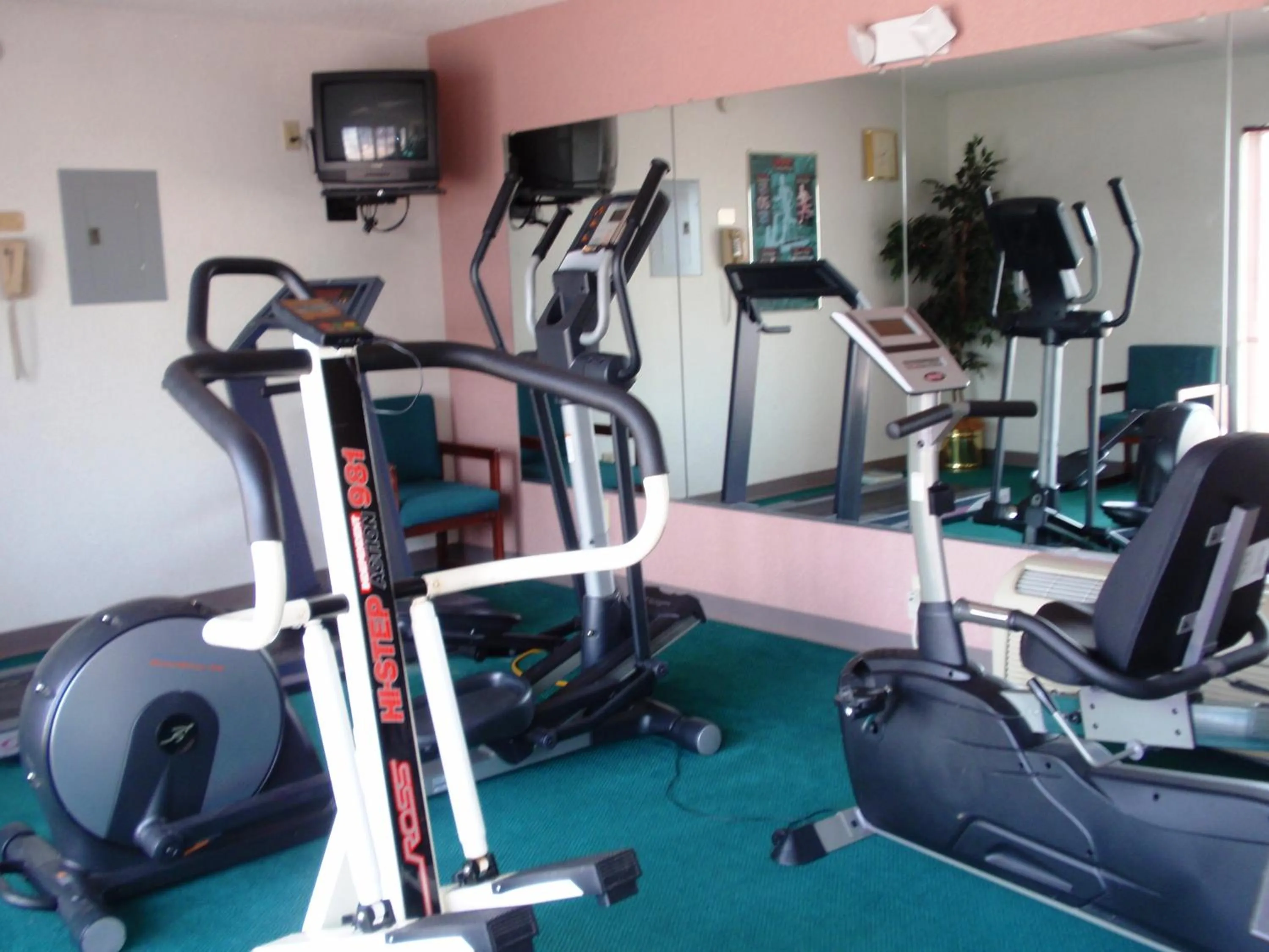 Fitness centre/facilities in Jameson Inn - Perry