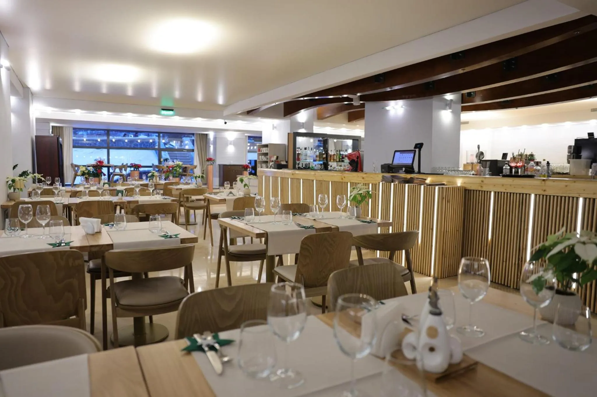 Restaurant/places to eat in Hotel Orizont