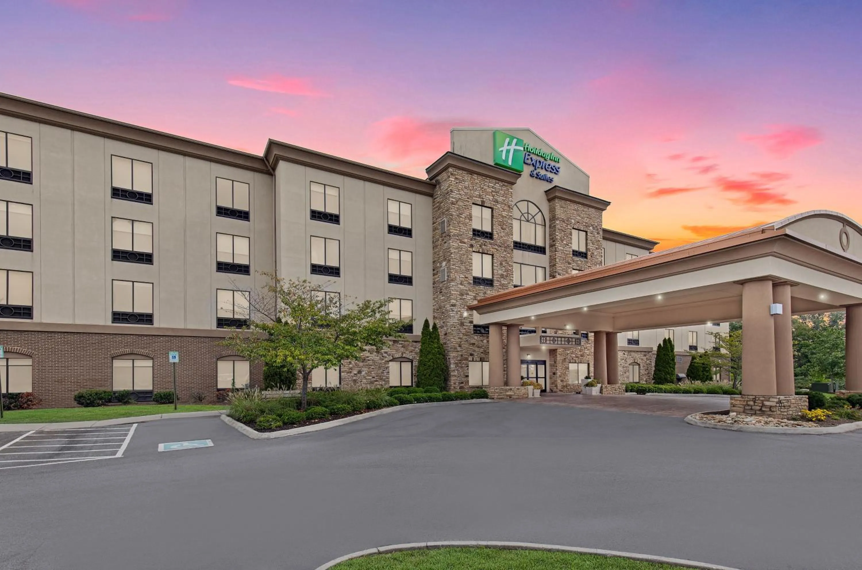 Property building in Holiday Inn Express & Suites - Cleveland Northwest by IHG