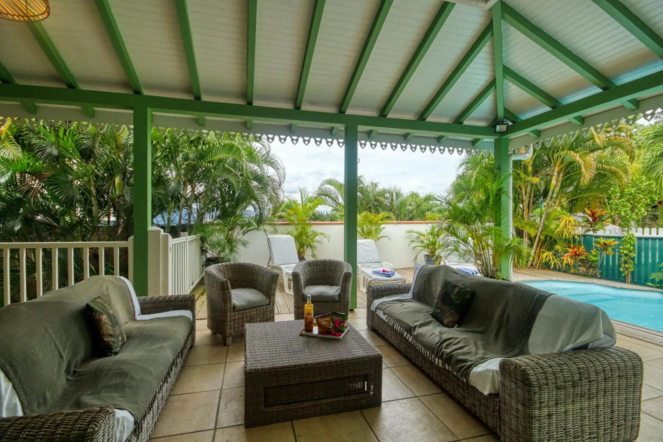 Balcony/Terrace in Villa avec piscine MQTI14