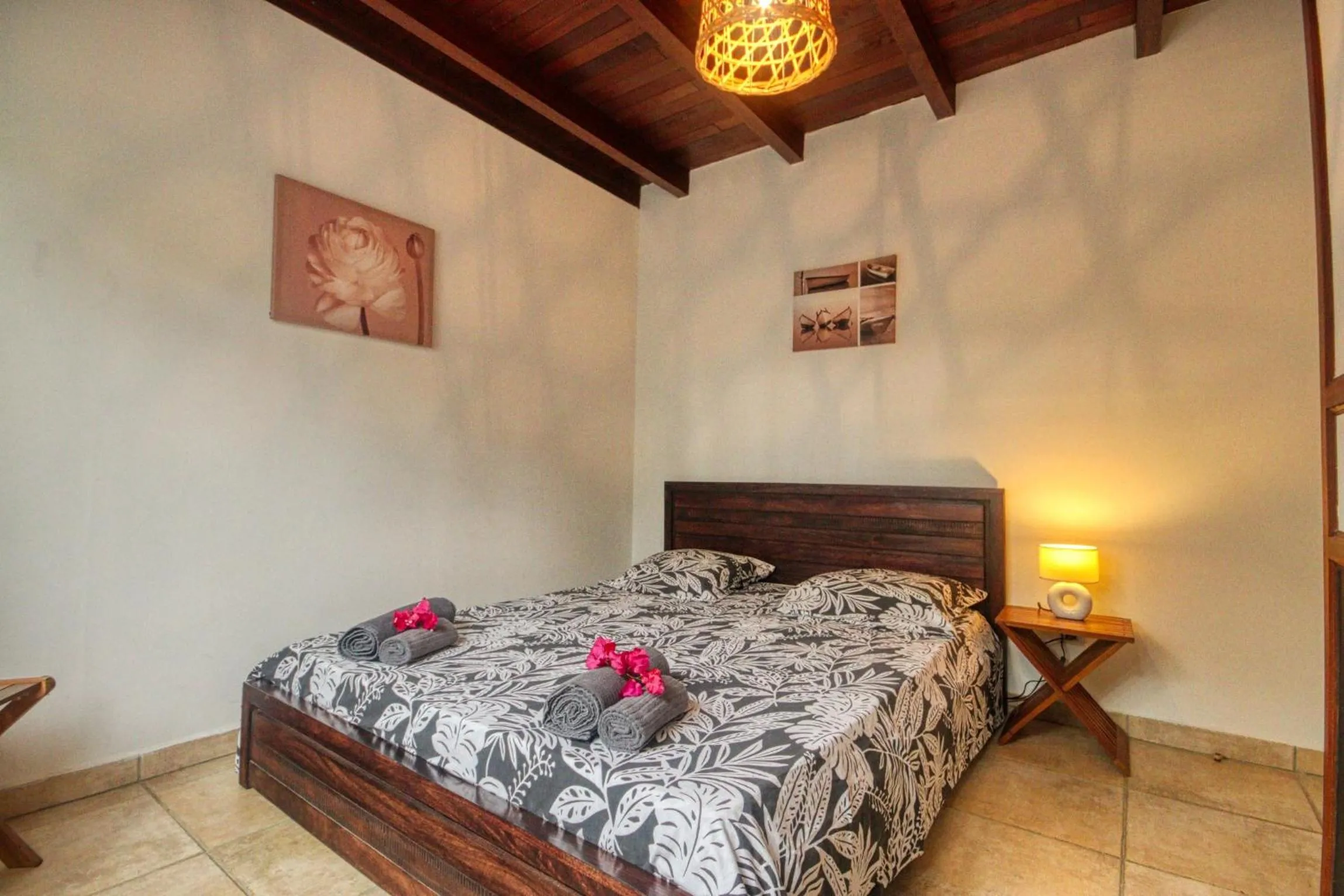 Bed in Villa avec piscine MQTI14