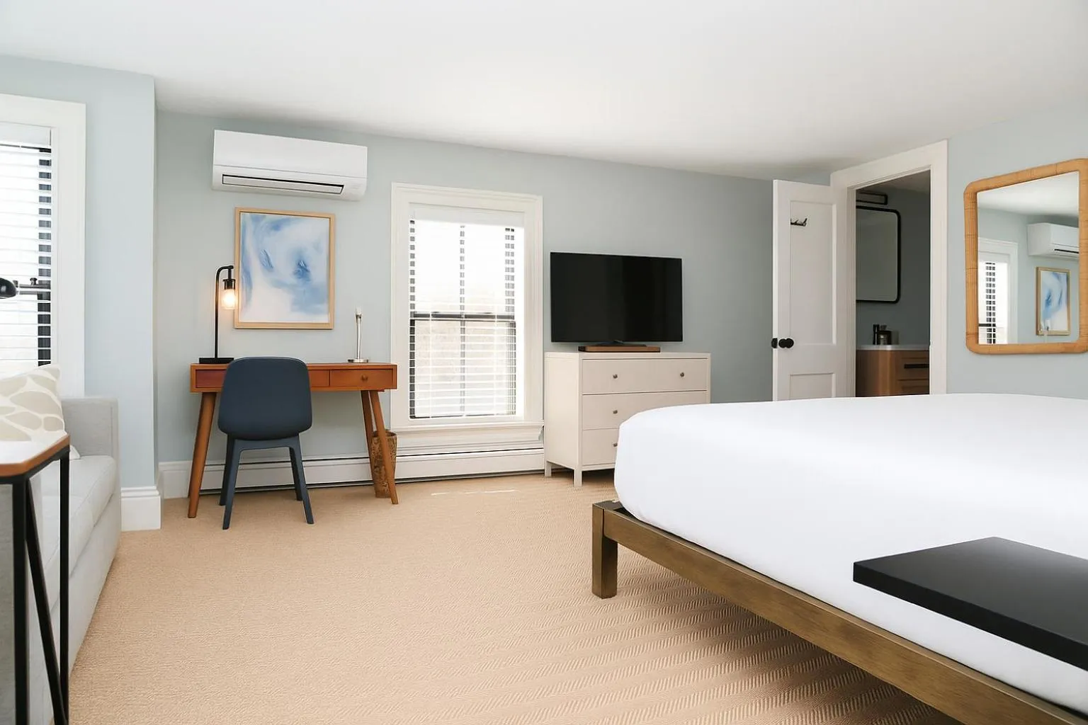 Bed in Waterford Inn Provincetown