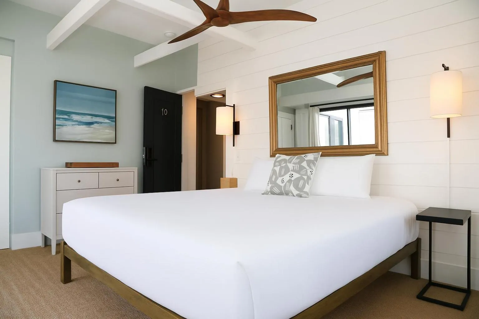 Bed in Waterford Inn Provincetown