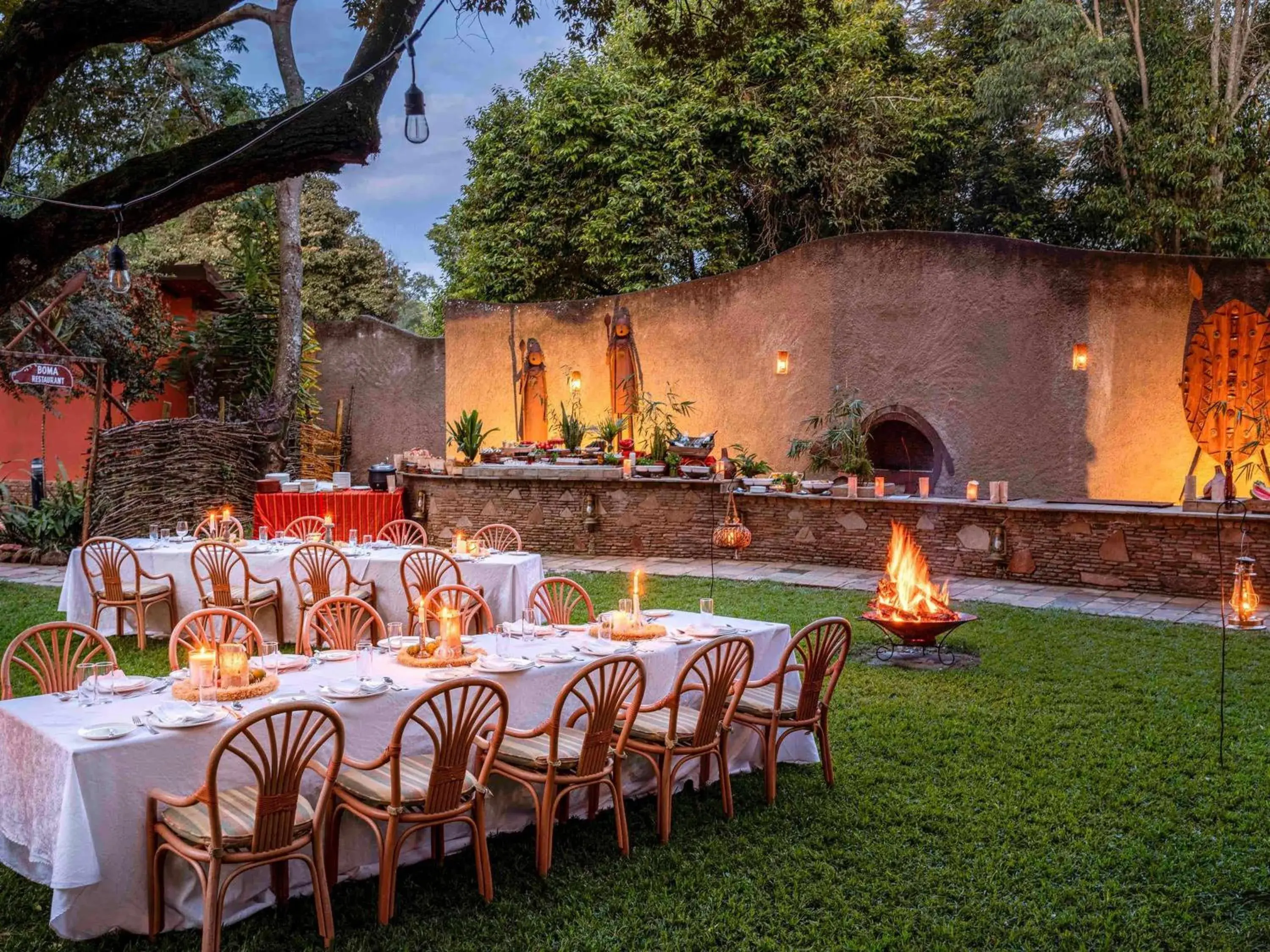 Restaurant/places to eat in Fairmont Mara Safari Club Restaurant/places to eat in Fairmont Mara Safari Club