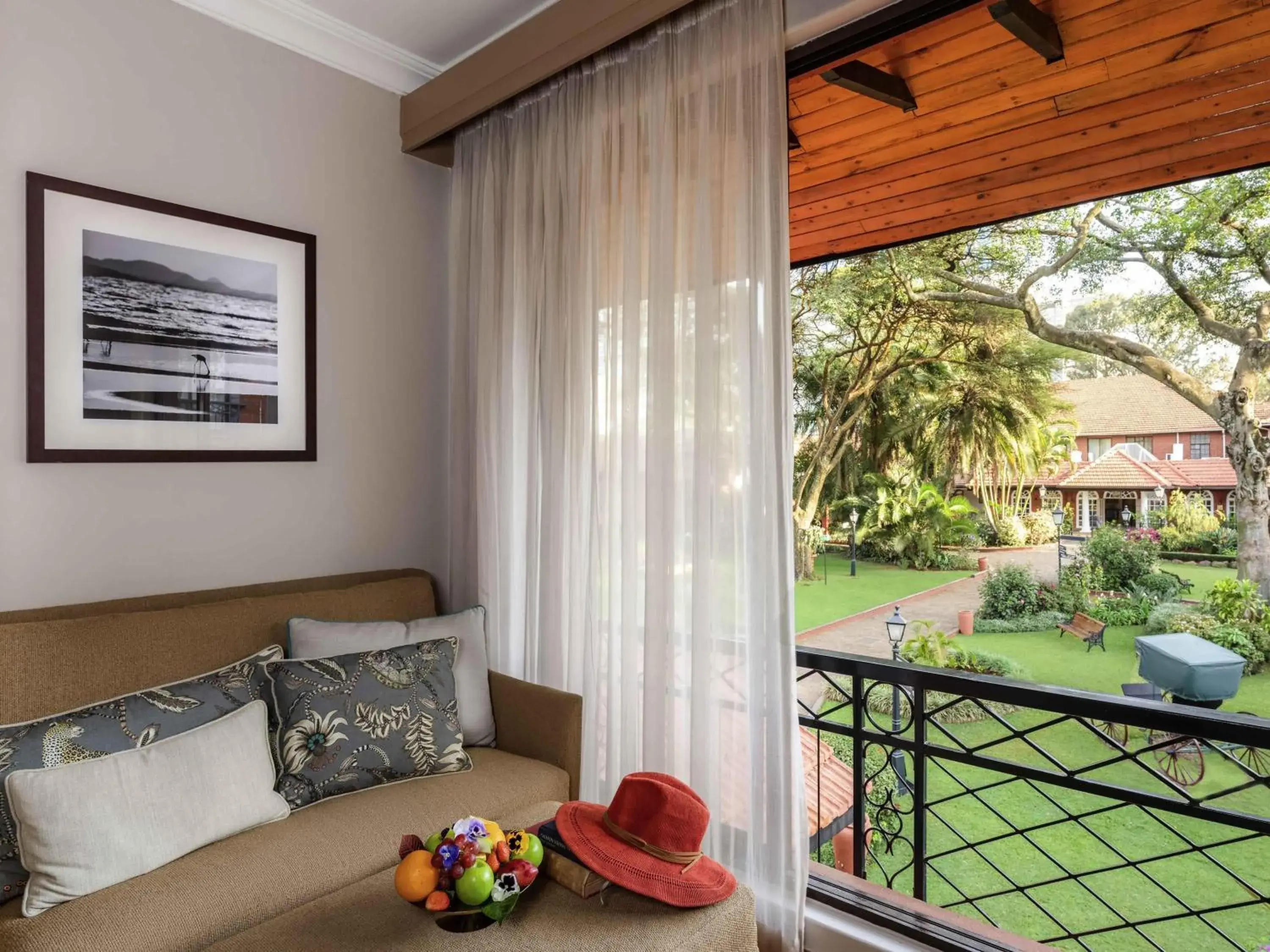 Bedroom in Fairmont The Norfolk Bedroom in Fairmont The Norfolk