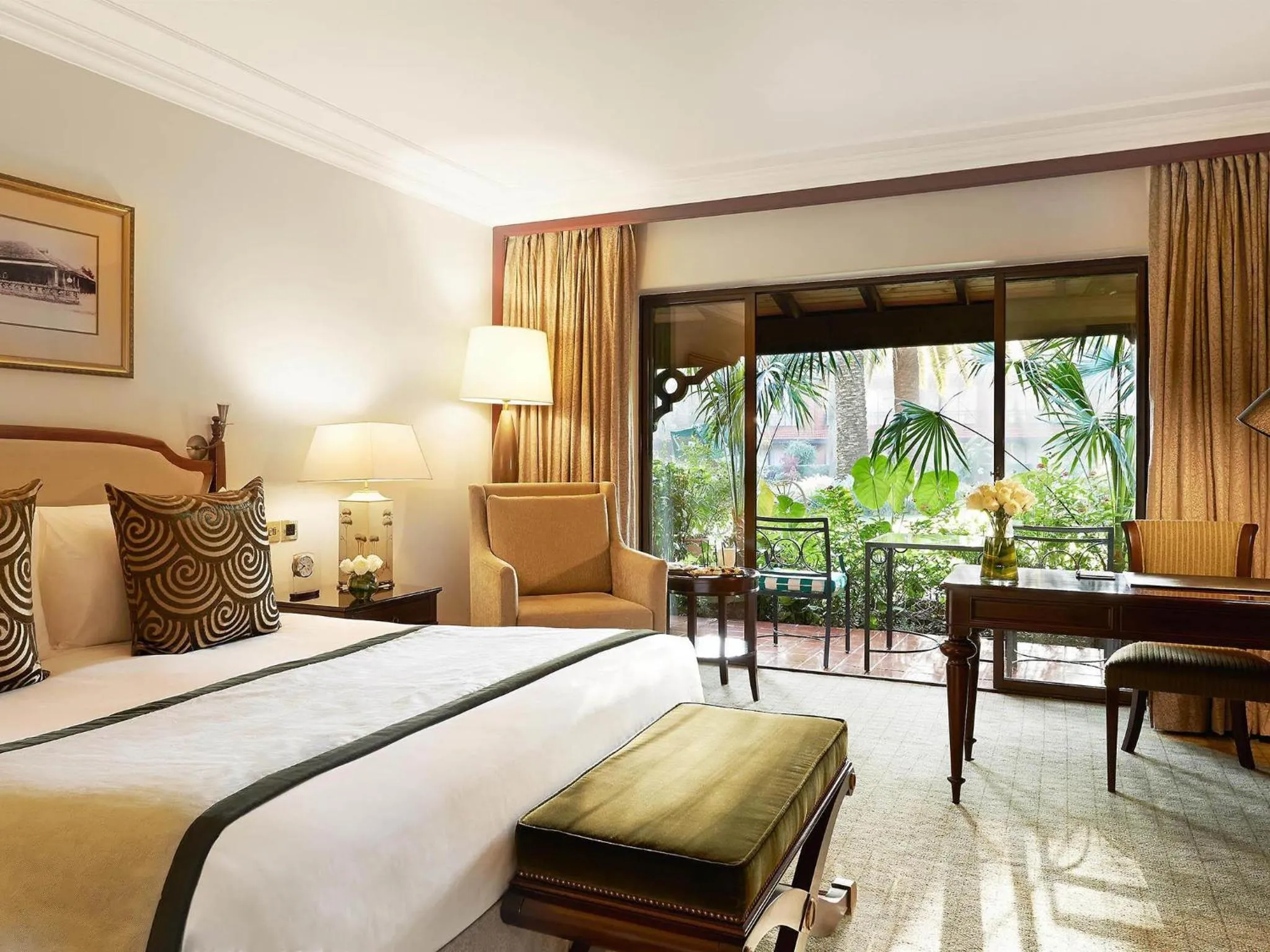 Photo of the whole room, Bed in Fairmont The Norfolk