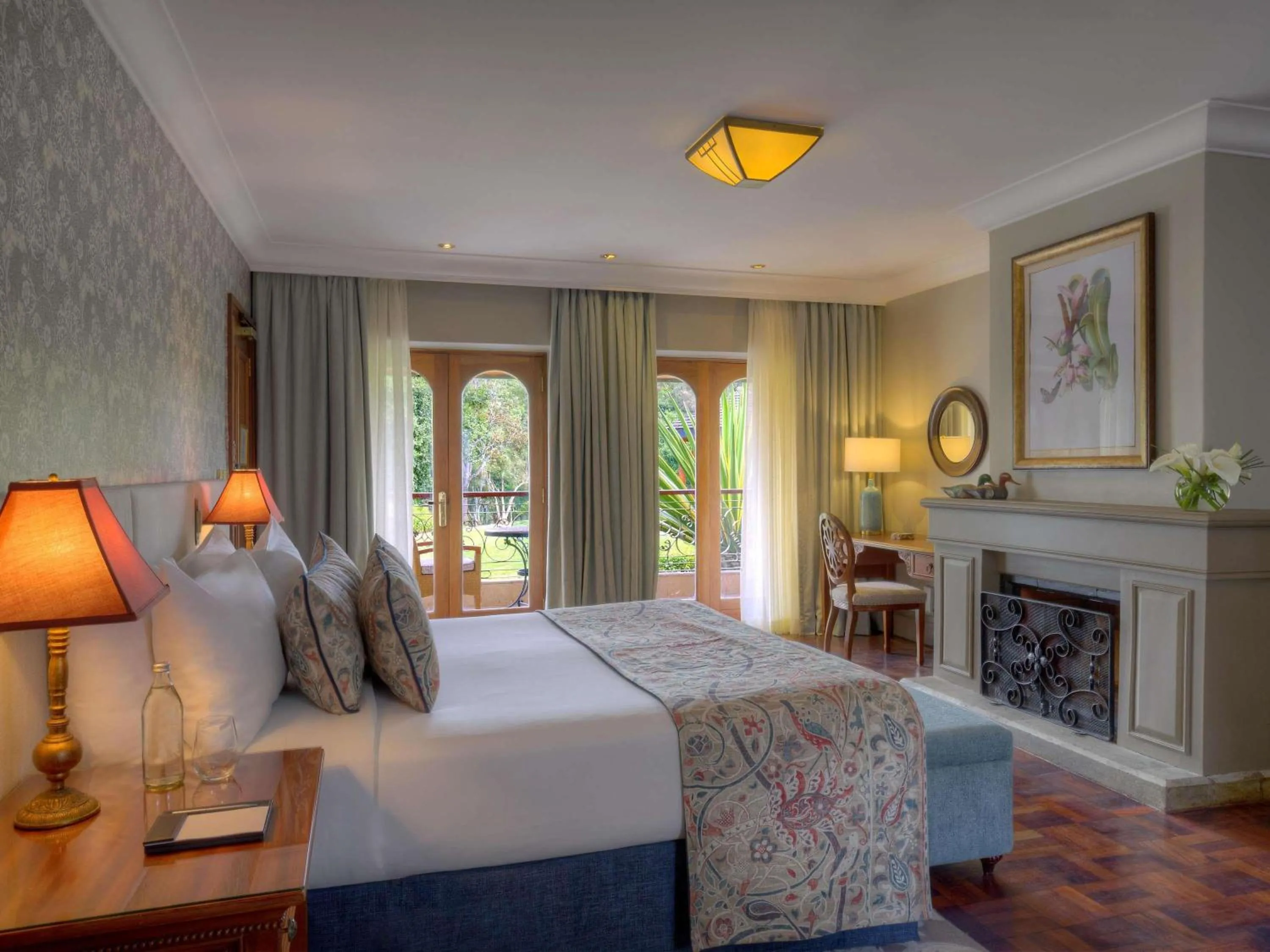 Bedroom, Bed in Fairmont Mount Kenya Safari Club