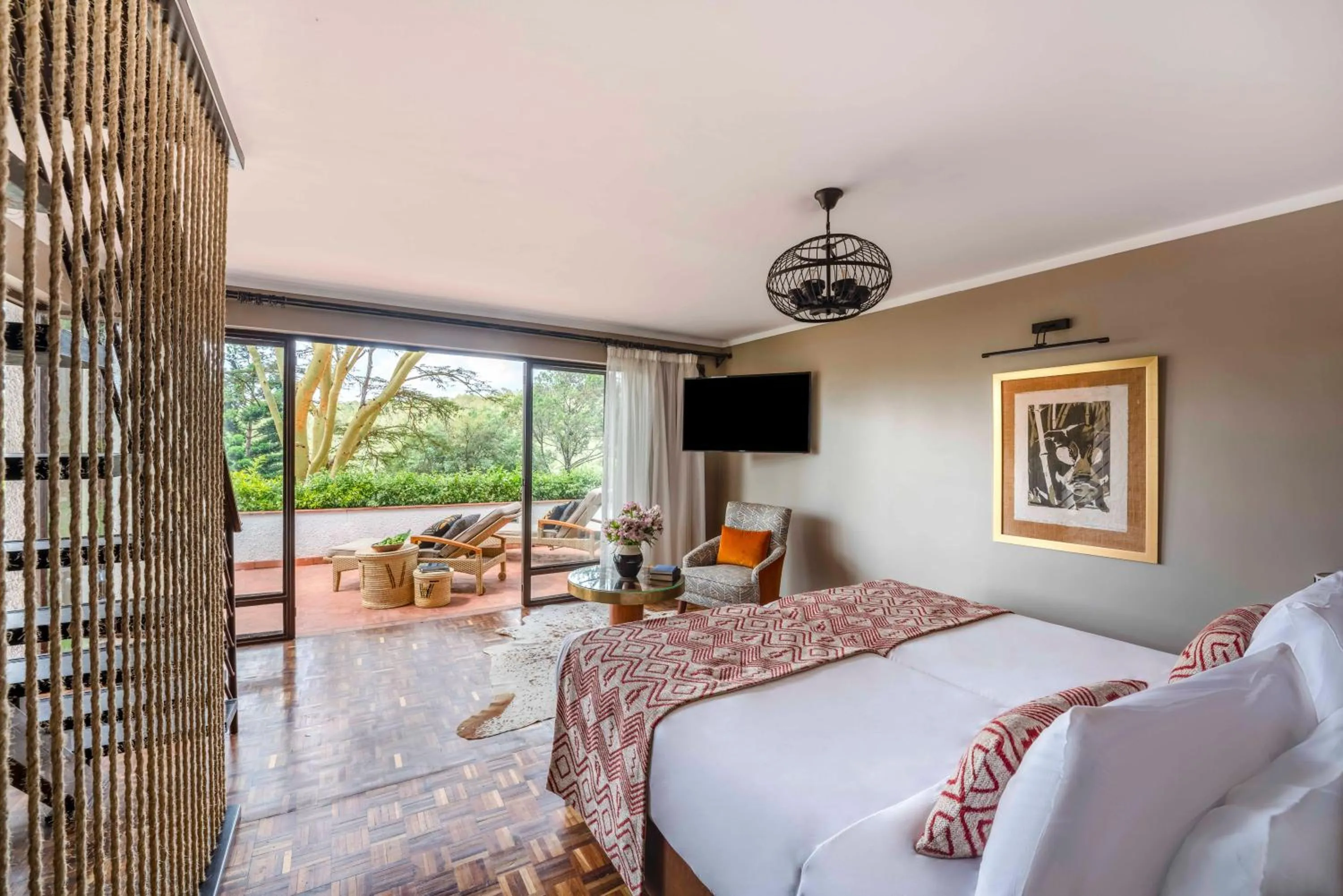 Bedroom, Bed in Fairmont Mount Kenya Safari Club