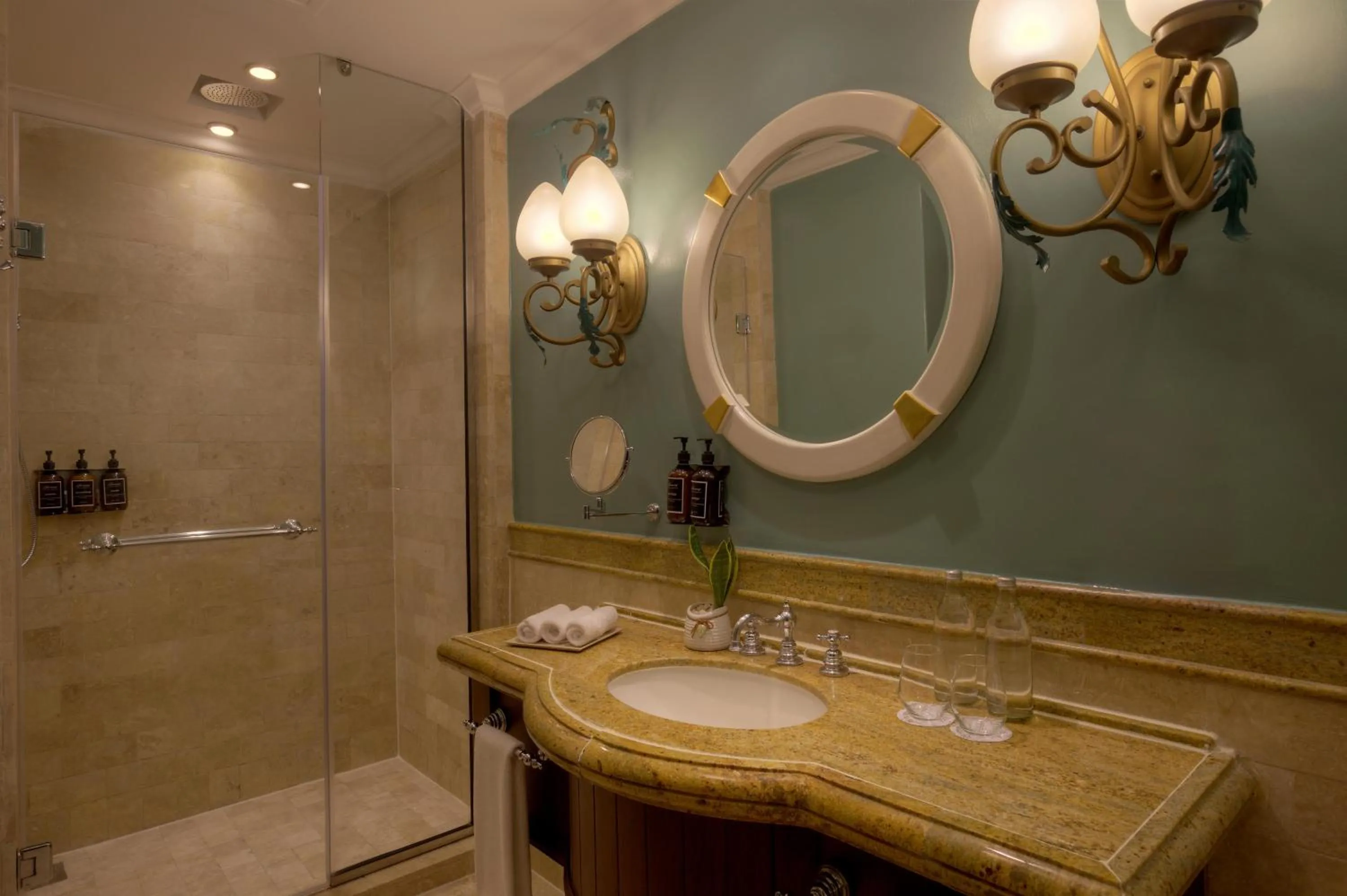 Shower in Fairmont Mount Kenya Safari Club