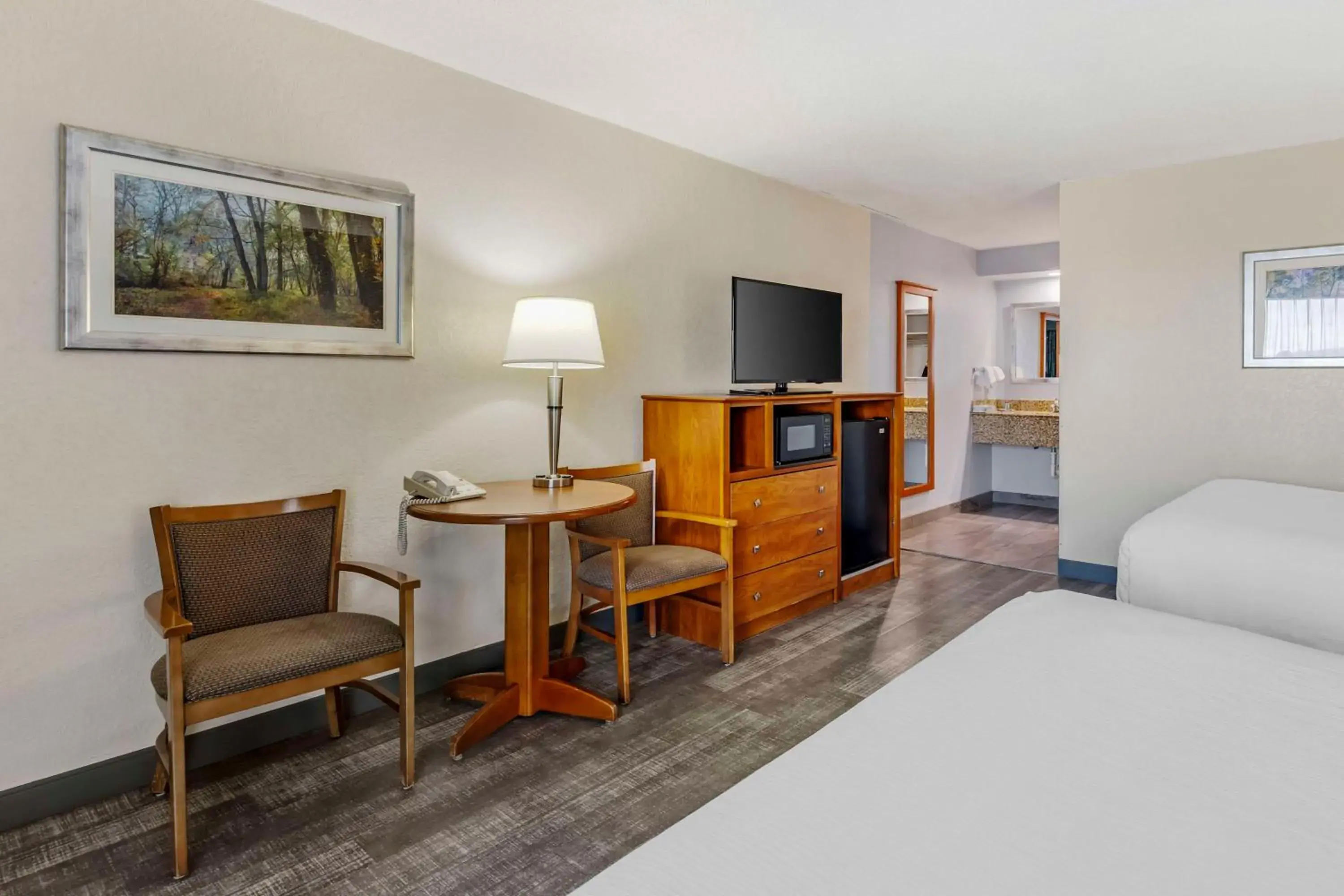 Bedroom, Bed in Best Western Thunderbird Motel Bedroom, Bed in Best Western Thunderbird Motel