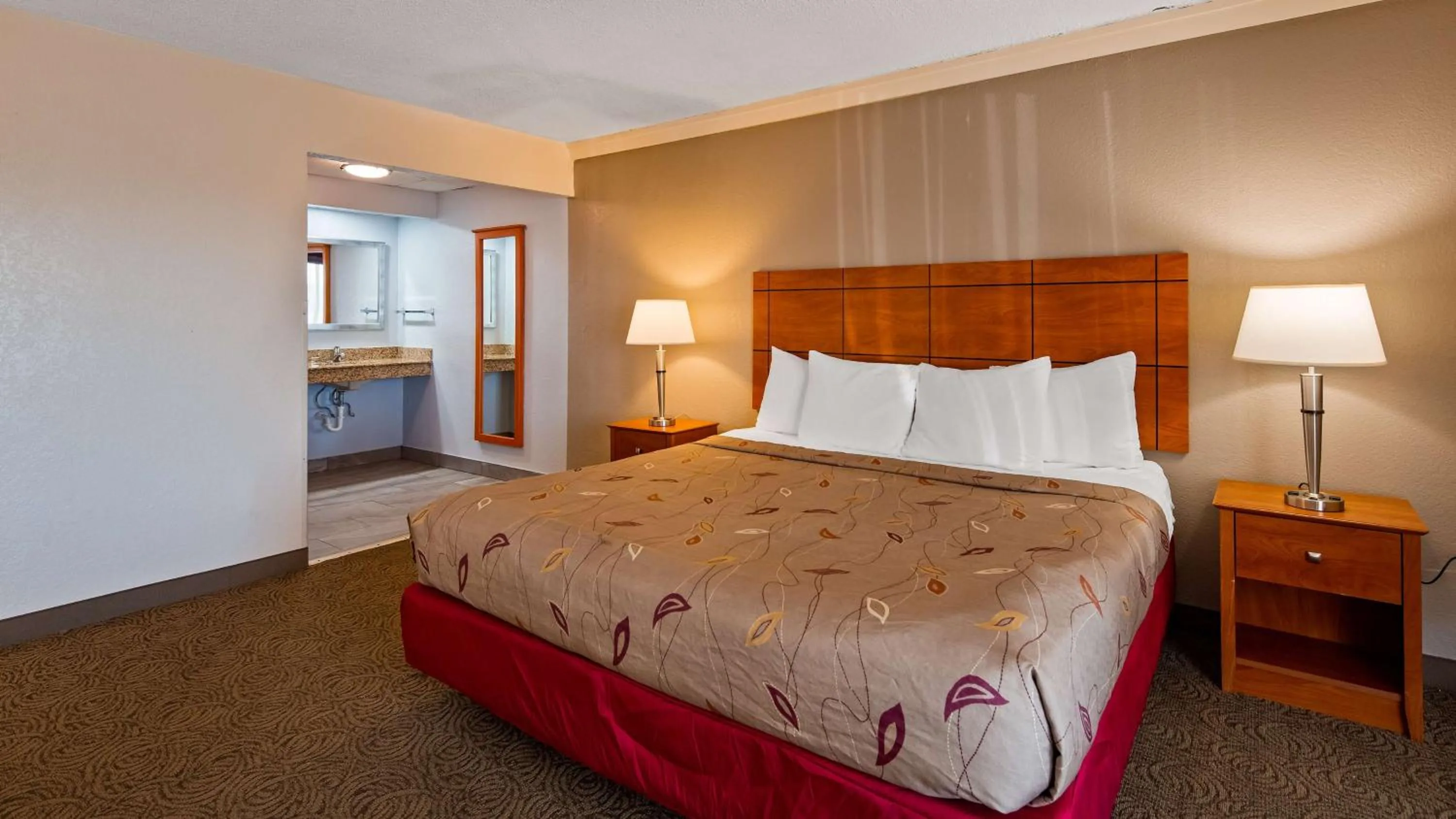 Photo of the whole room, Bed in Best Western Thunderbird Motel