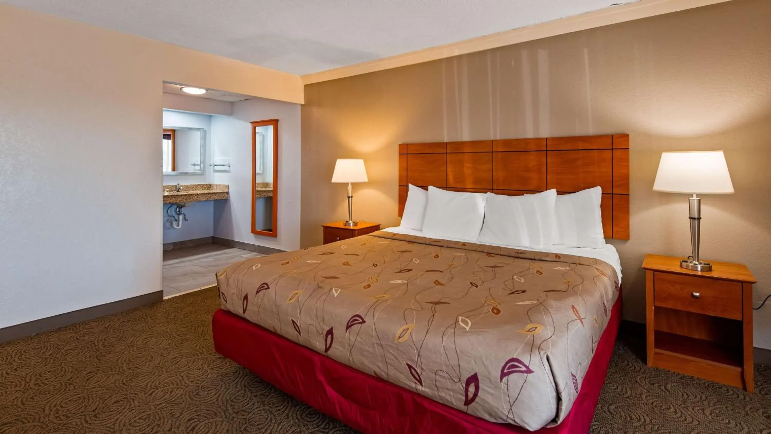 Photo of the whole room, Bed in Best Western Thunderbird Motel Photo of the whole room, Bed in Best Western Thunderbird Motel