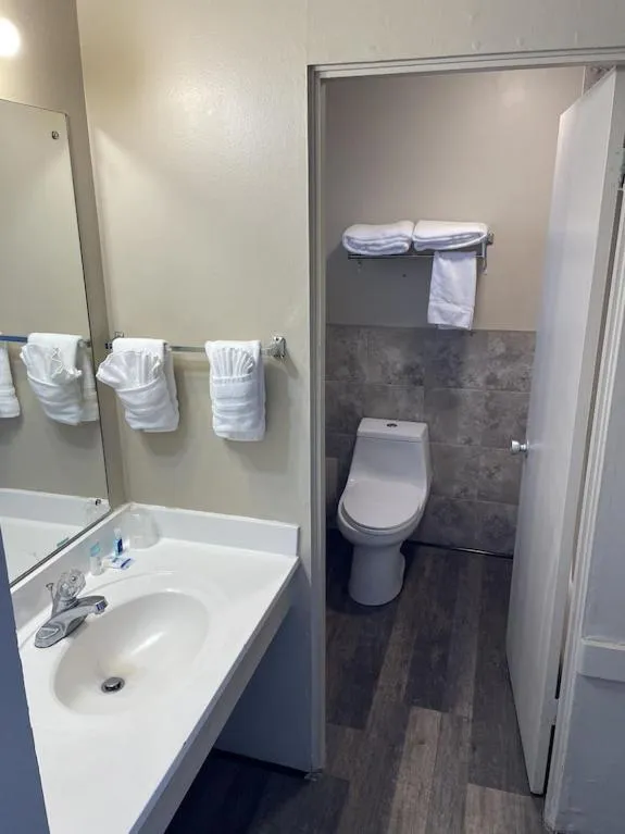 Bathroom in Motel Oasis