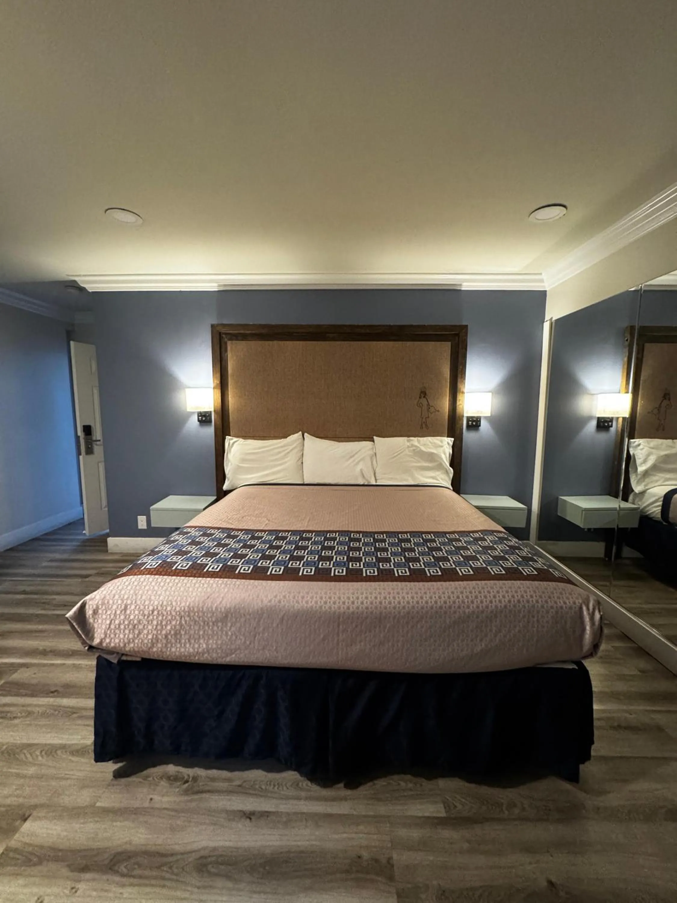 Bed in Friendship Motor Inn