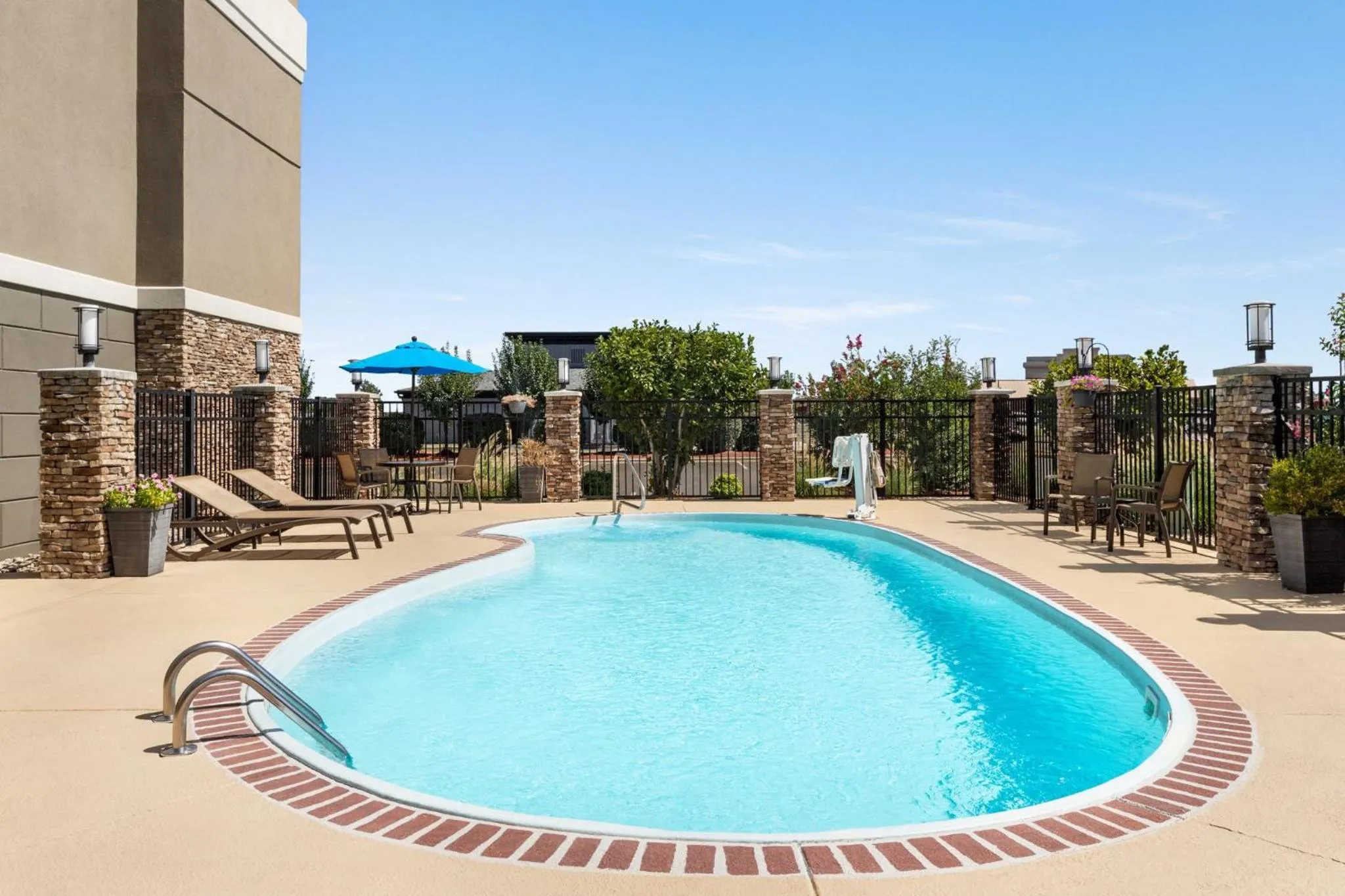 Swimming pool in Holiday Inn Express - Bowling Green by IHG