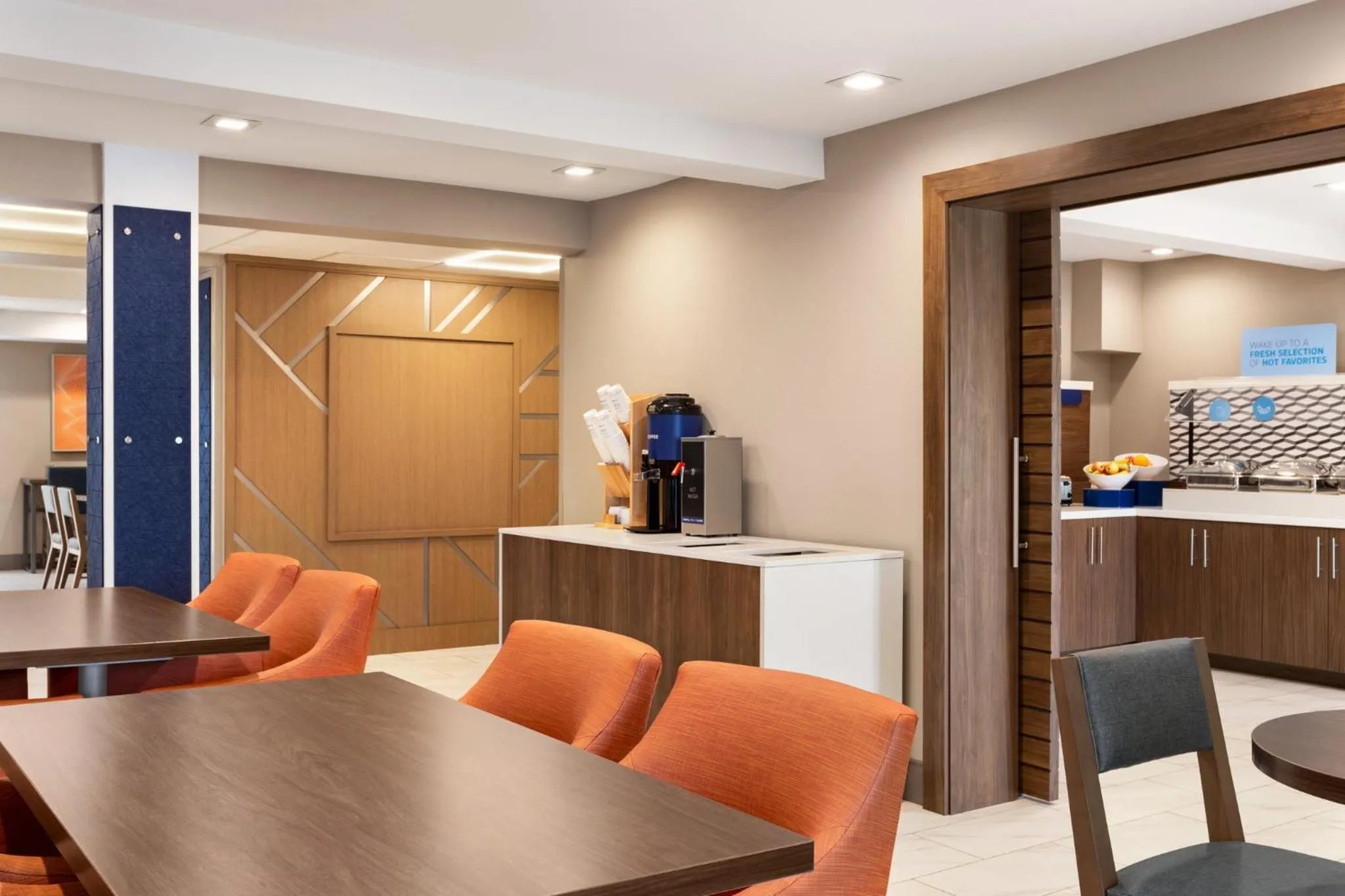 Breakfast in Holiday Inn Express - Bowling Green by IHG