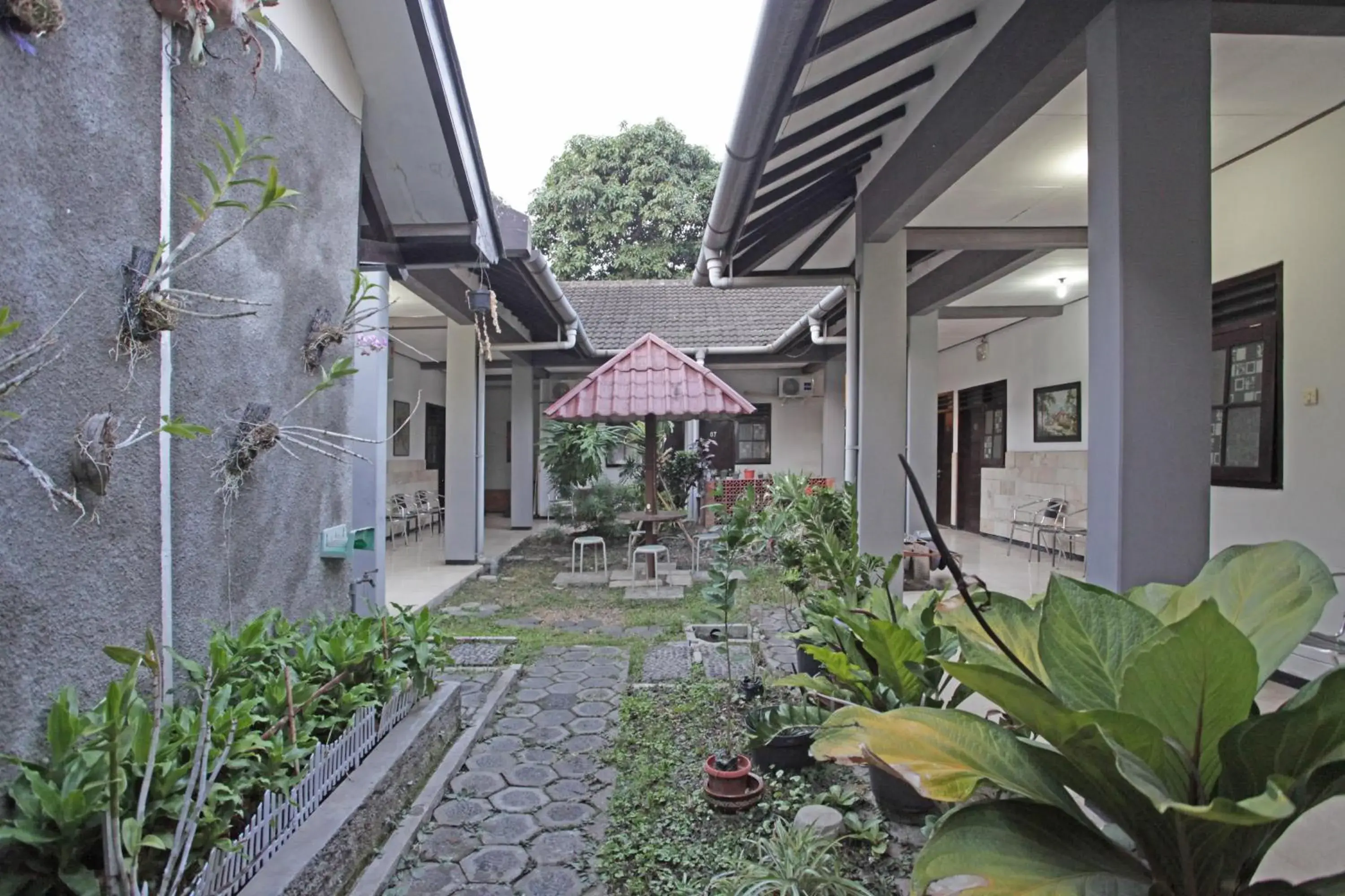 Property building in RedDoorz @ Soekarno Hatta 2 Property building in RedDoorz @ Soekarno Hatta 2