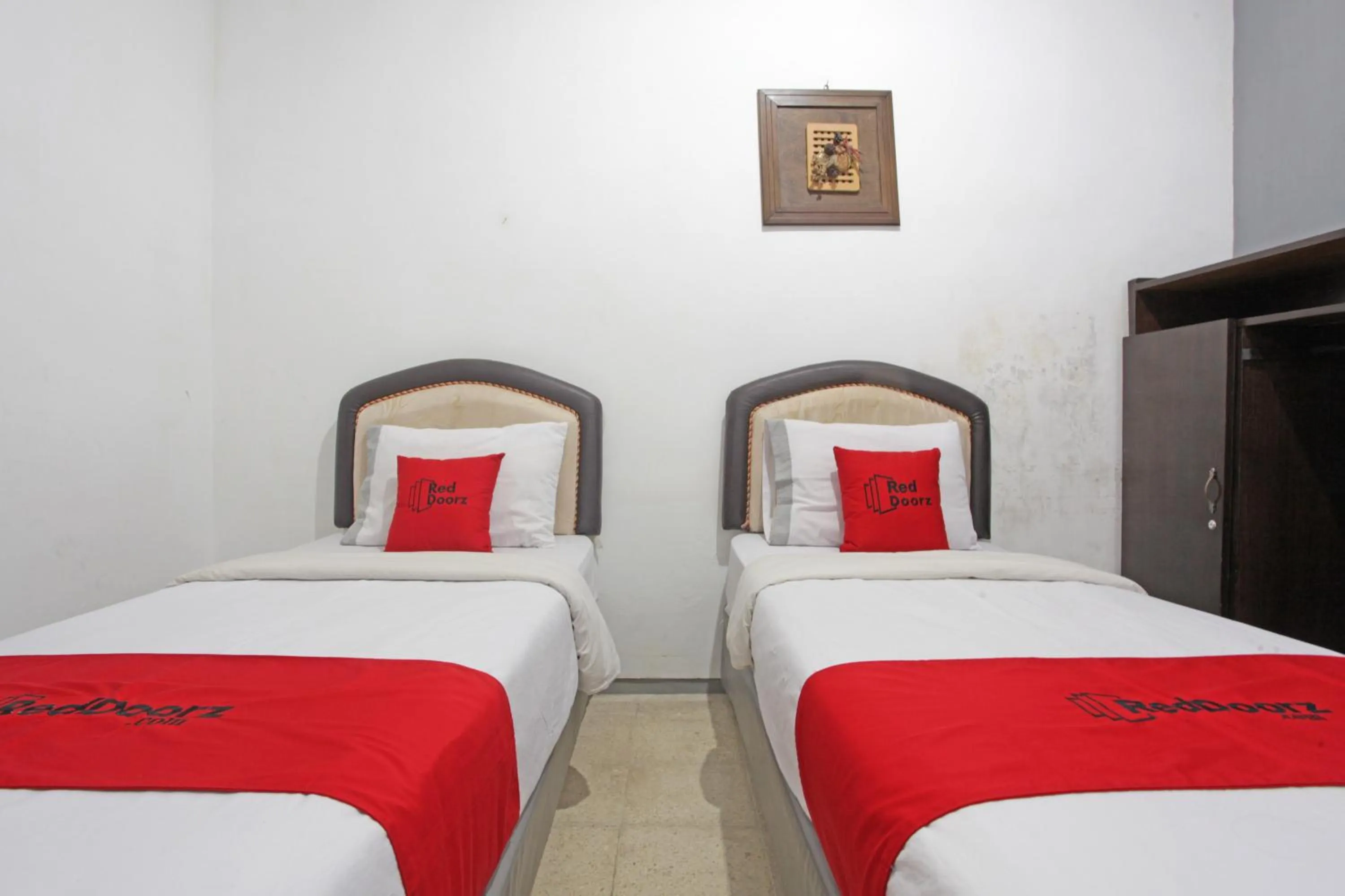 Bedroom, Bed in RedDoorz @ Soekarno Hatta 2