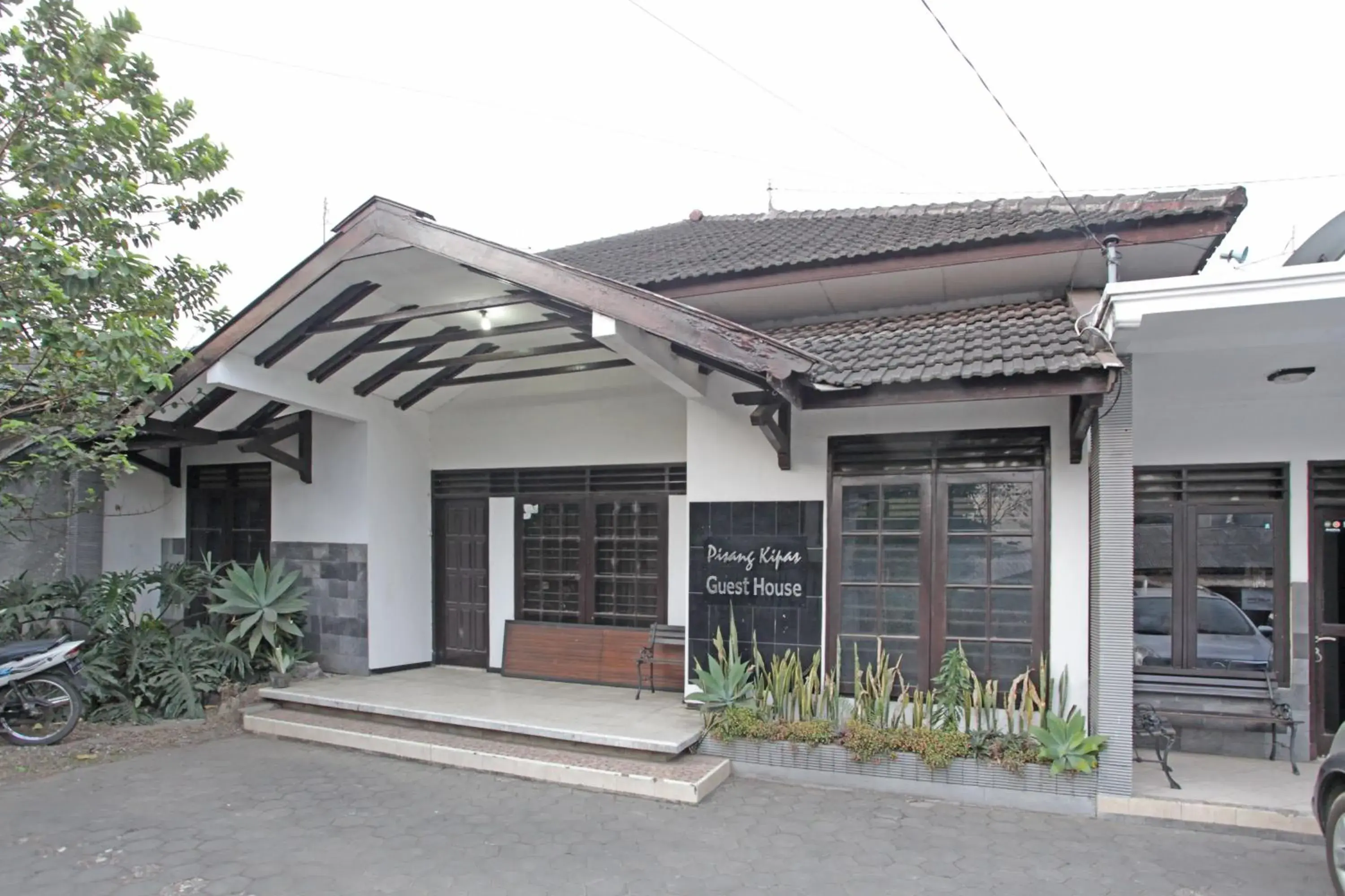 Property building in RedDoorz @ Soekarno Hatta 2 Property building in RedDoorz @ Soekarno Hatta 2