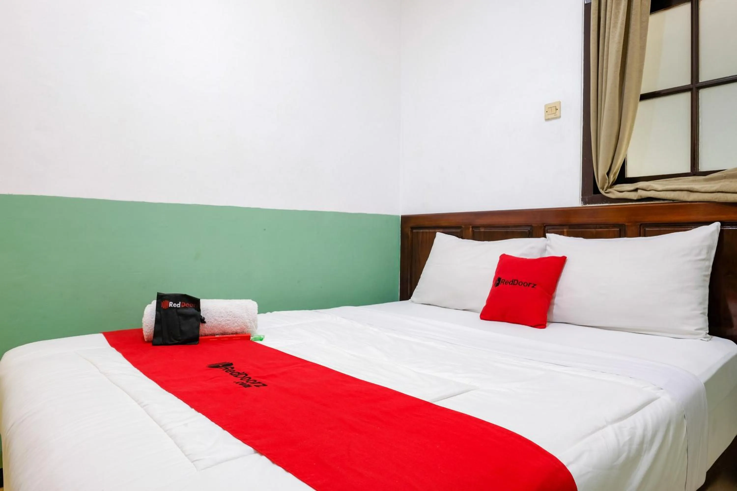 Bedroom, Bed in RedDoorz @ Soekarno Hatta 2