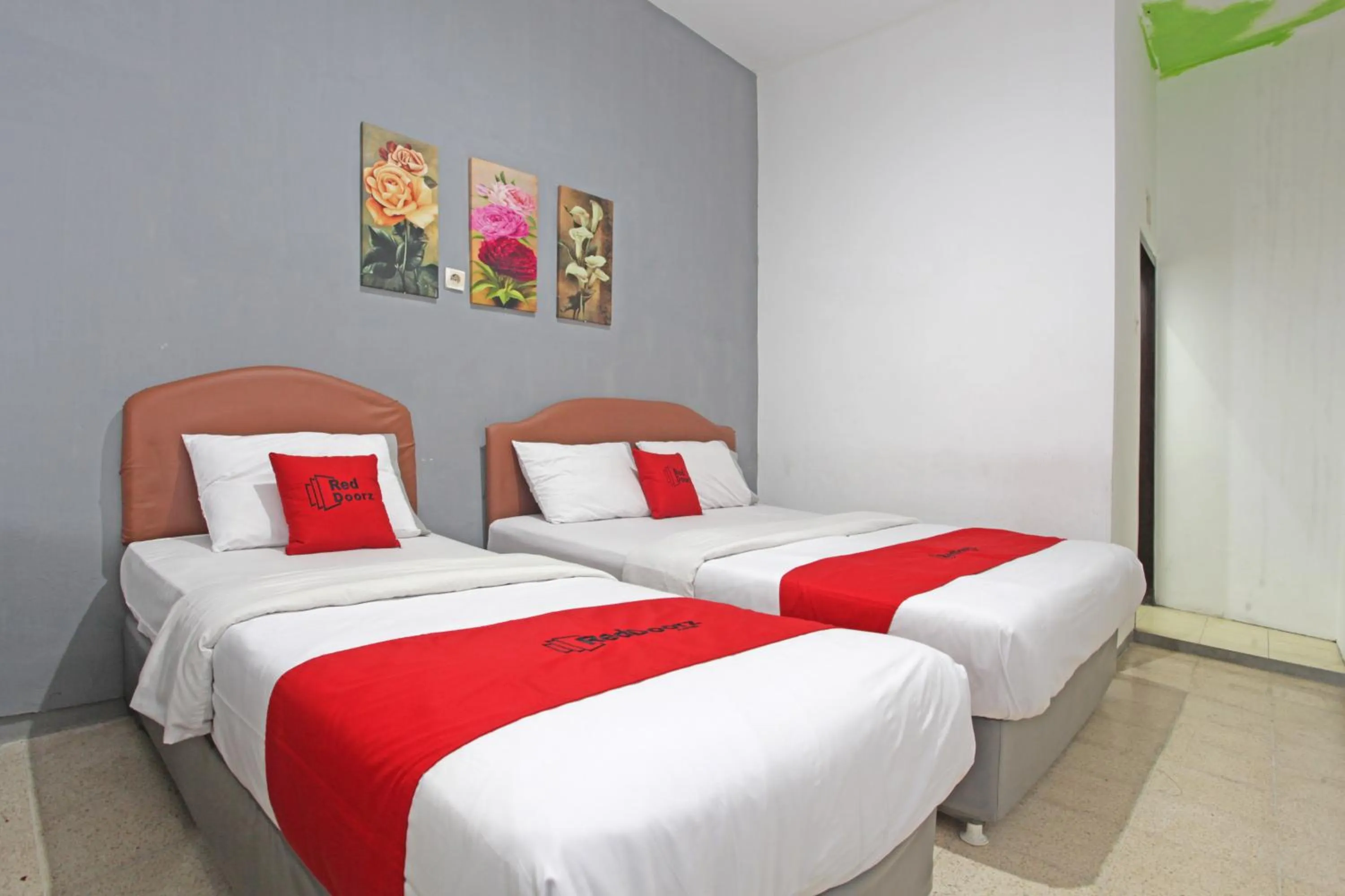 Bedroom, Bed in RedDoorz @ Soekarno Hatta 2