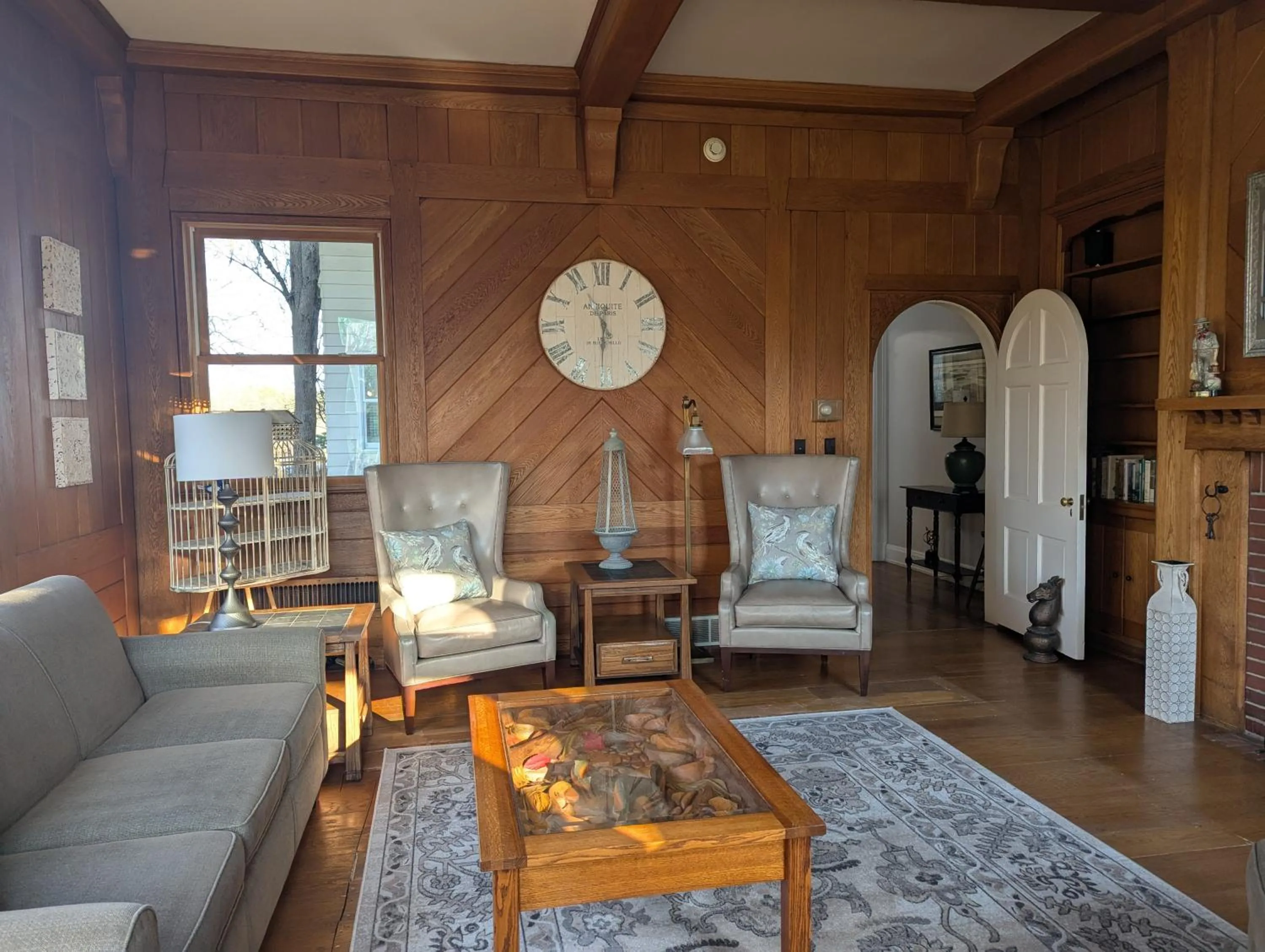 Communal lounge/ TV room in Farrell House Lodge at Sunnybrook Trout Club