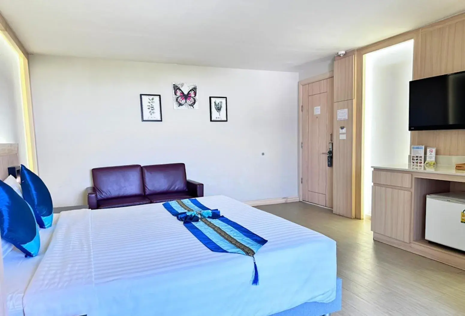 Photo of the whole room, Bed in O2 Grand Suvarnabhumi Airport Photo of the whole room, Bed in O2 Grand Suvarnabhumi Airport