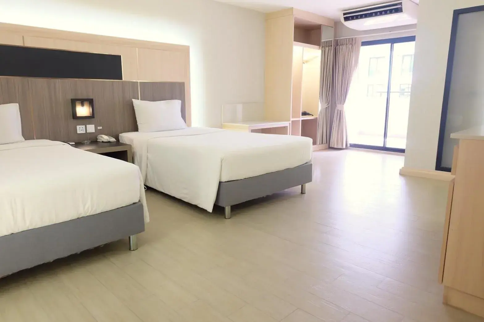 Bed in O2 Grand Suvarnabhumi Airport - Free Scheduled Shuttle from Hotel to Suvarnabhumi Airport Bed in O2 Grand Suvarnabhumi Airport - Free Scheduled Shuttle from Hotel to Suvarnabhumi Airport