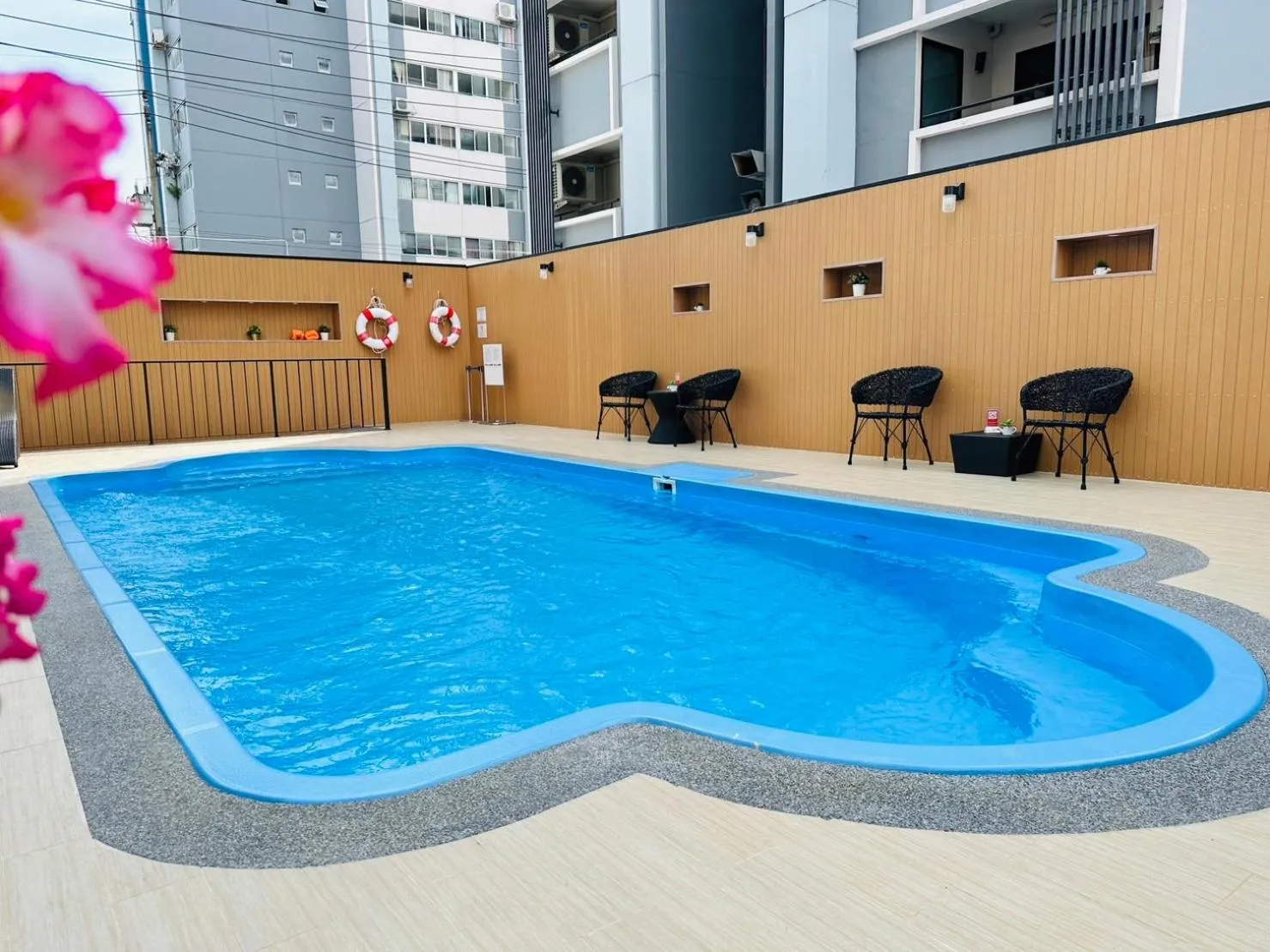 Swimming pool in O2 Luxury Hotel