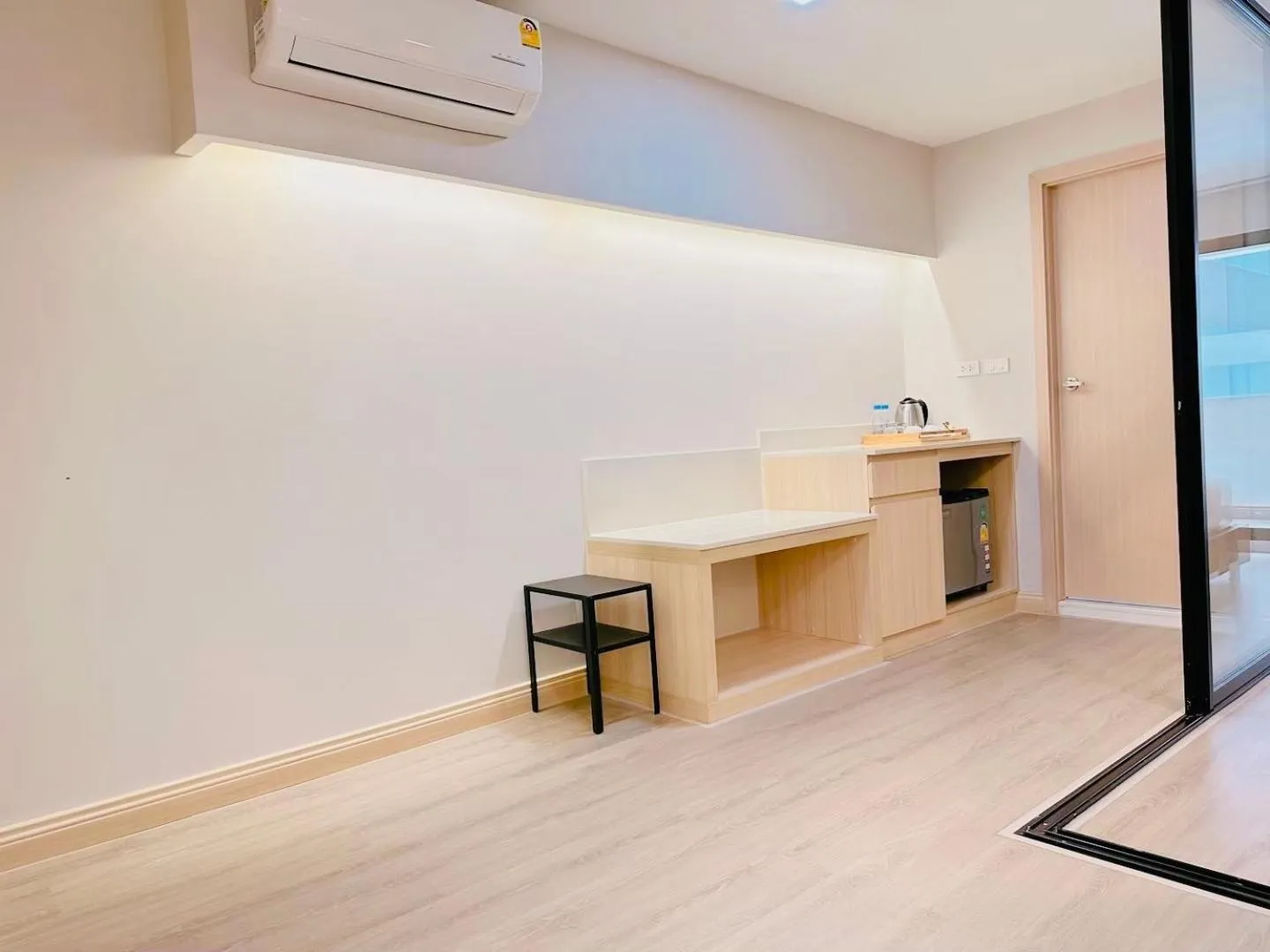 Photo of the whole room in O2 Luxury Hotel