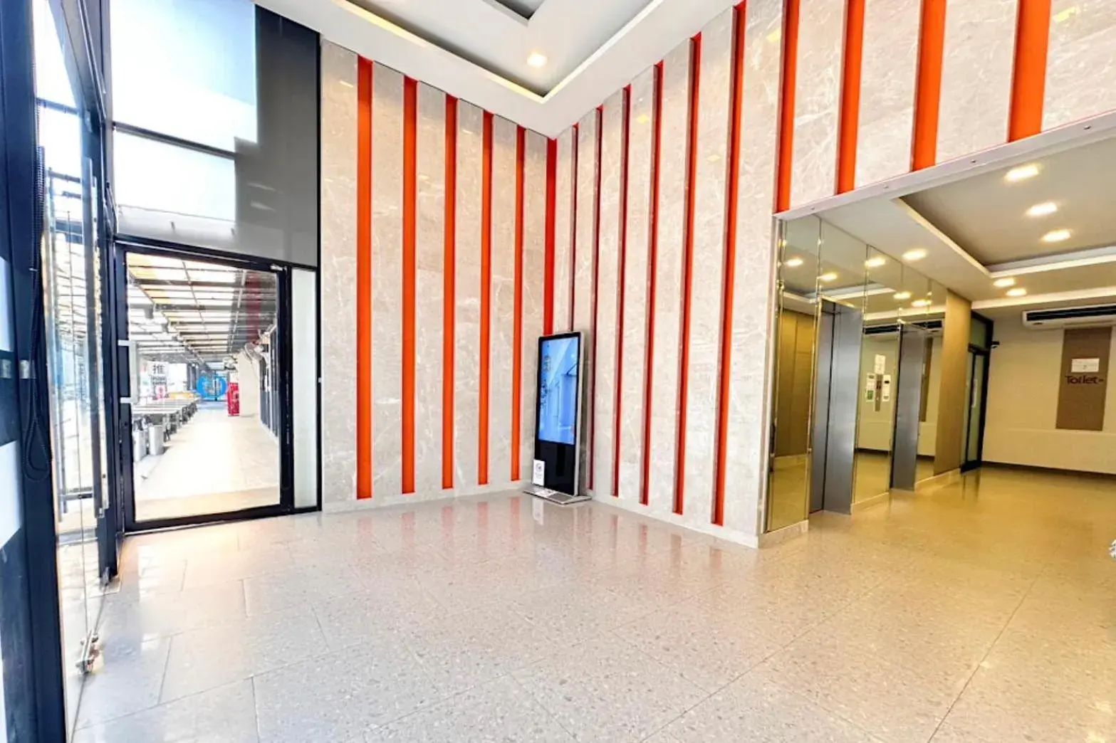 Lobby or reception in O2 Grand Suvarnabhumi Airport Lobby or reception in O2 Grand Suvarnabhumi Airport